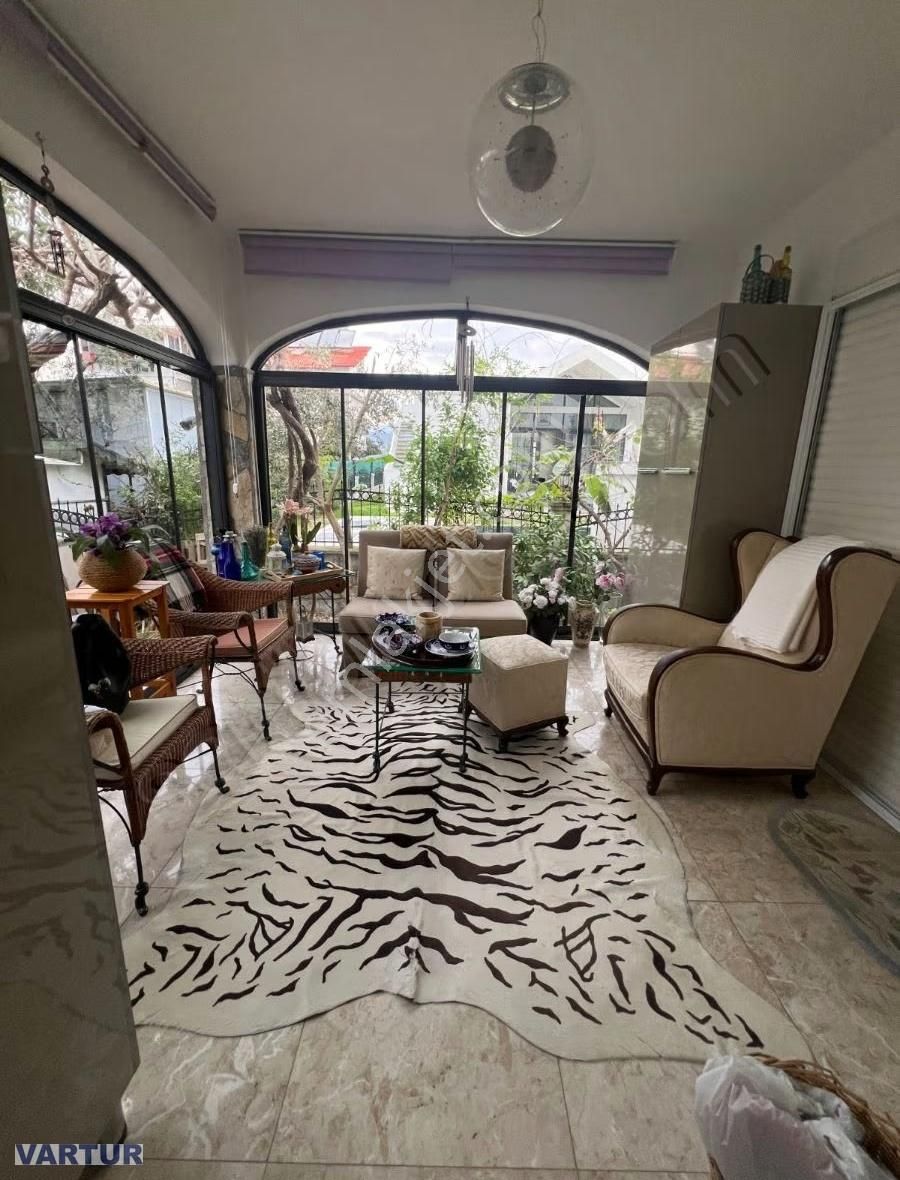 Fethiye Şehir Merkezinde Denize 2. Sıra Lüks Tripleks Villa - Görsel 15