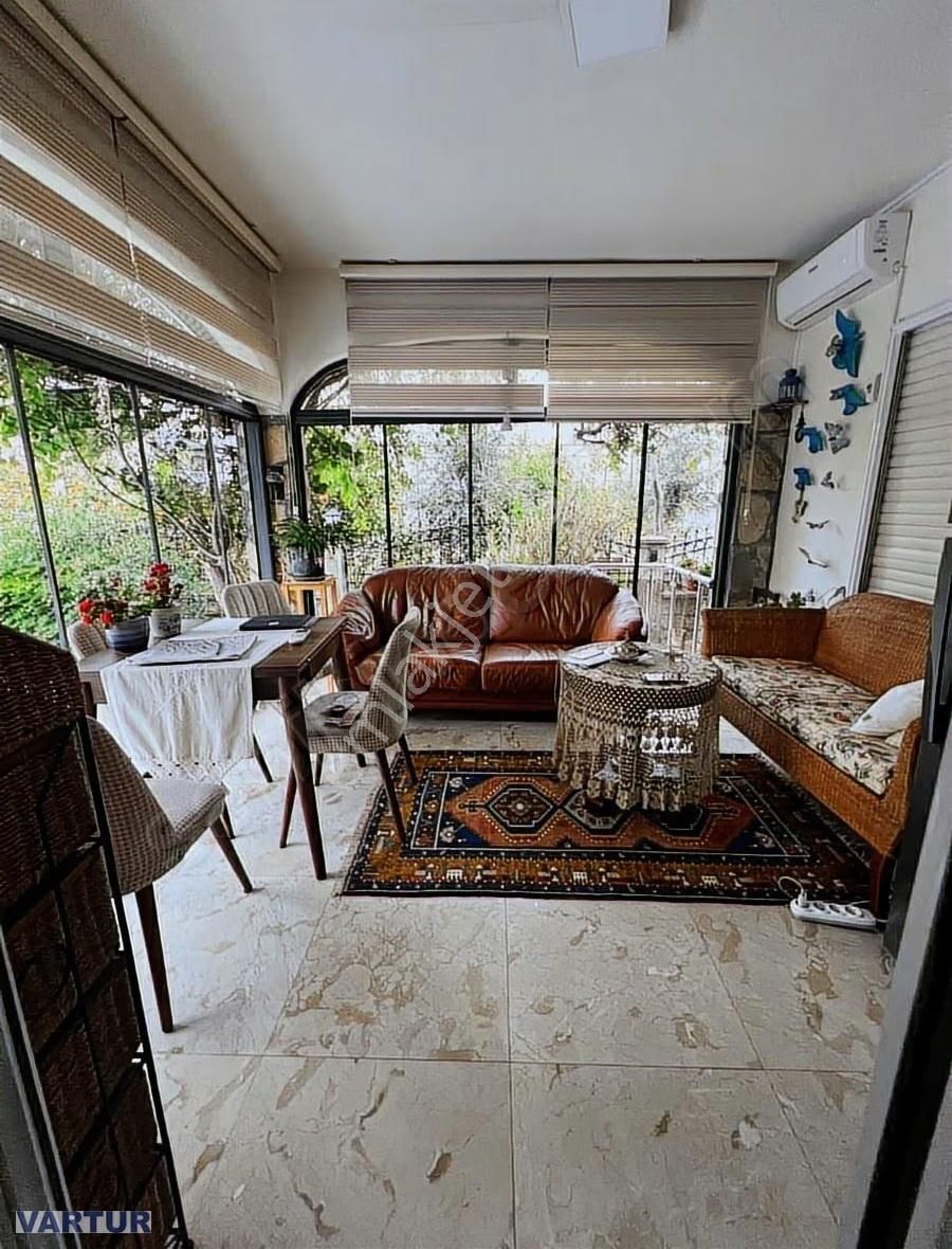 Fethiye Şehir Merkezinde Denize 2. Sıra Lüks Tripleks Villa - Görsel 22