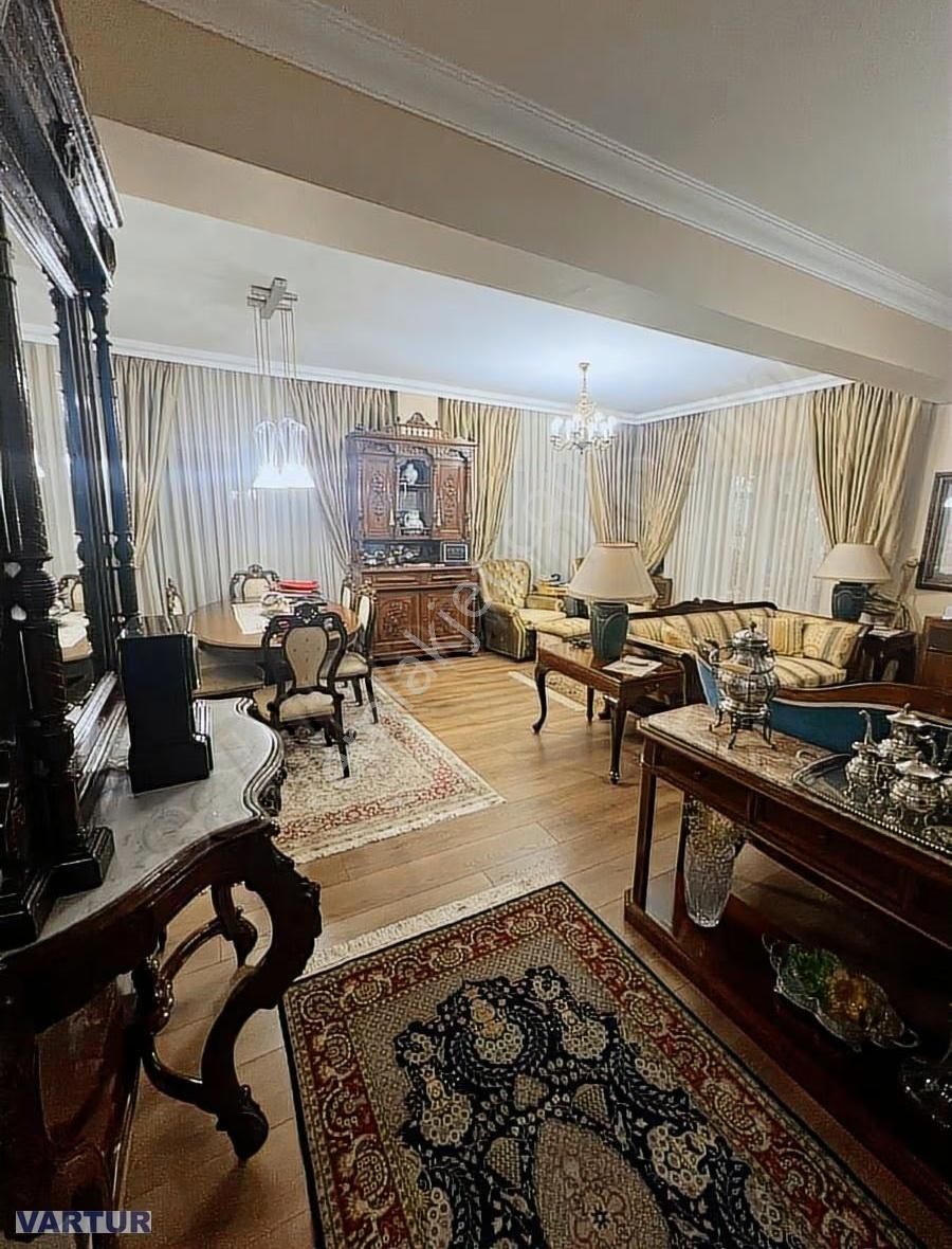 Fethiye Şehir Merkezinde Denize 2. Sıra Lüks Tripleks Villa - Görsel 26