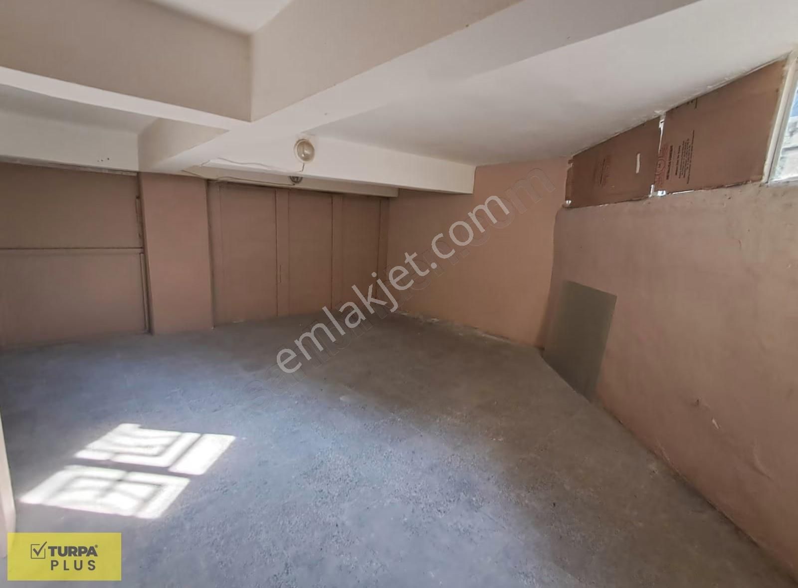 Balçova Sakarya Caddesi Üzerinde Kiralık Dükkan 160 M2 - Görsel 3