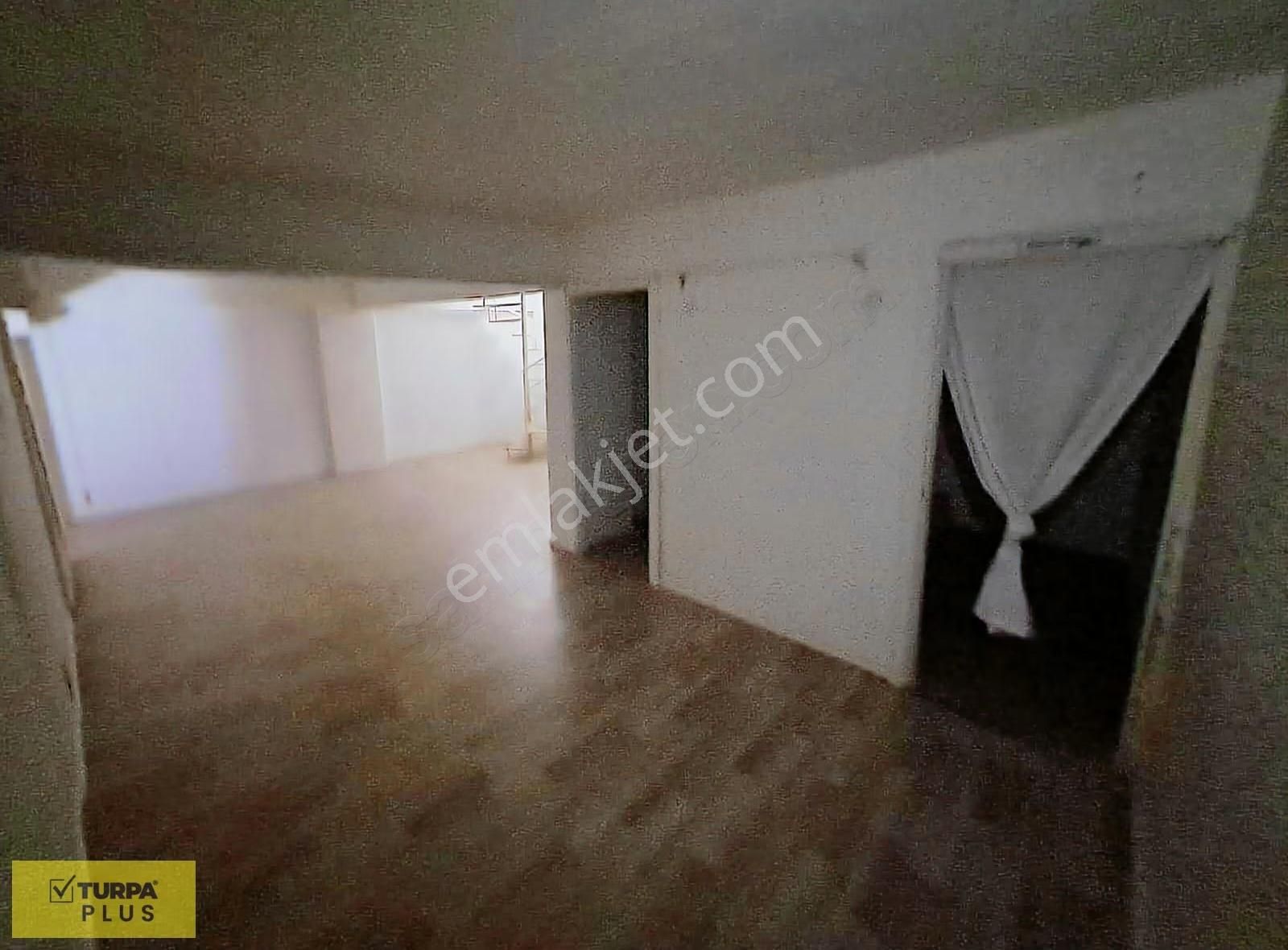 Balçova Sakarya Caddesi Üzerinde Kiralık Dükkan 160 M2 - Görsel 22