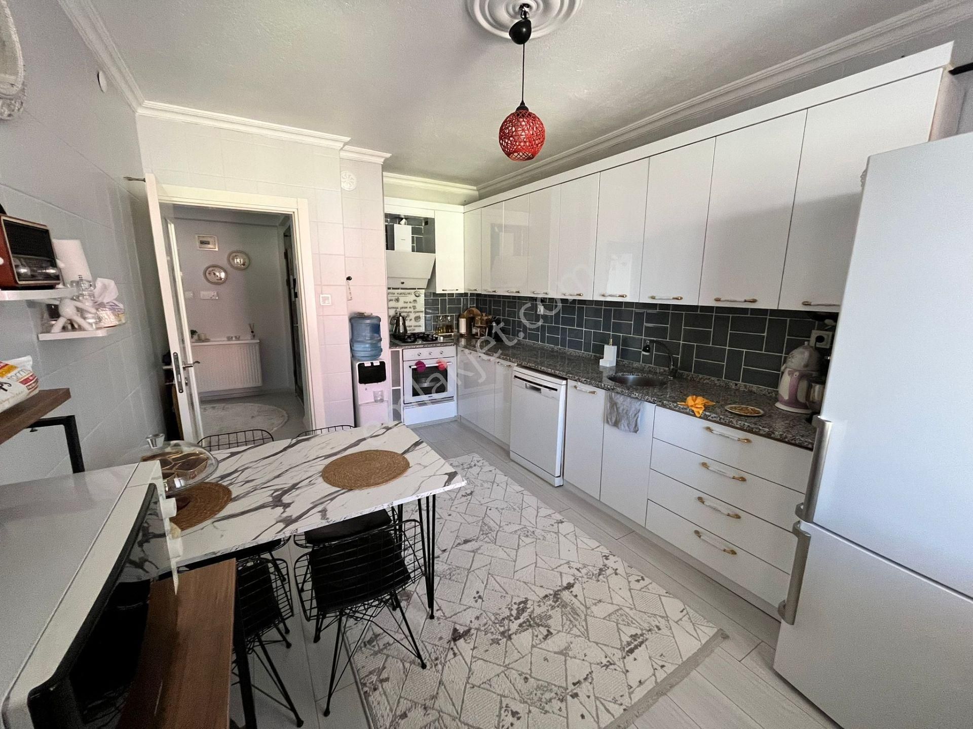 Efdal Yatırımdan Selçuklu Buhara Mah. Satılık Bakımlı Daire