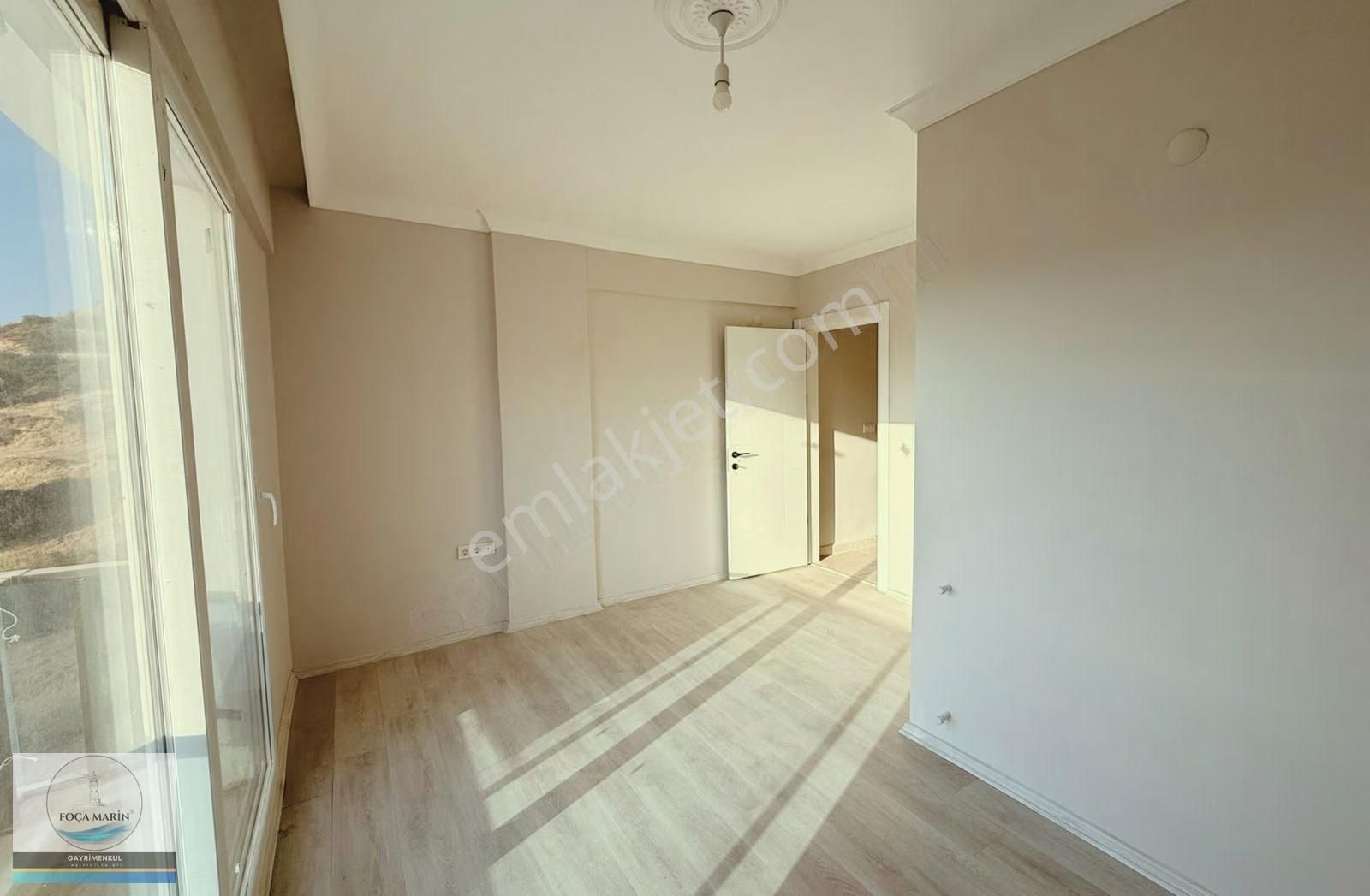 Yenifoça'da Doğaile İç İçe Geniş Verandalı-bahçeli 3+1 Tripleks - Görsel 11