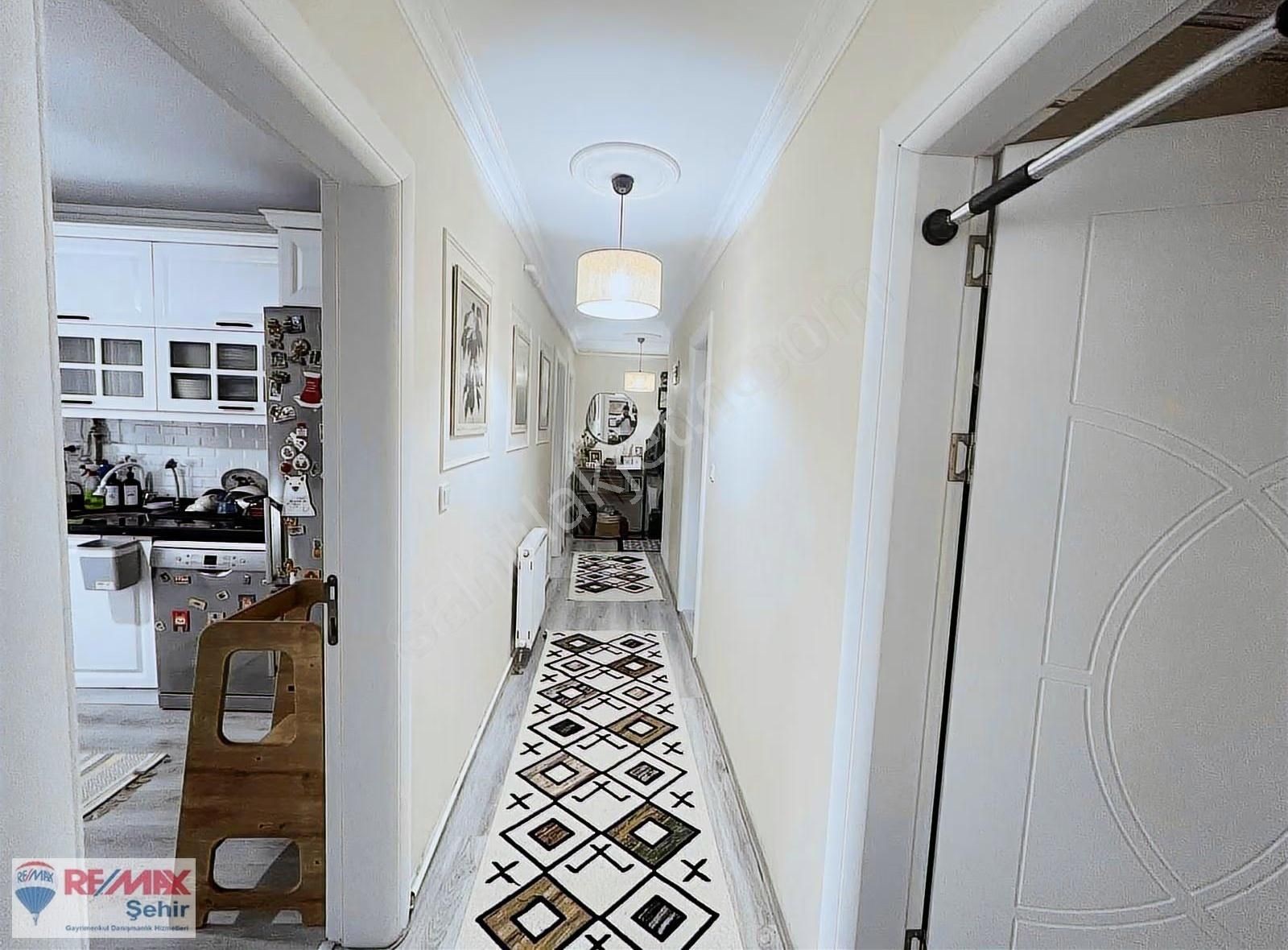 Remax Şehir Yalova Gop Mh. Satılık Ara Kat 3+1 Geniş Daire - Görsel 18