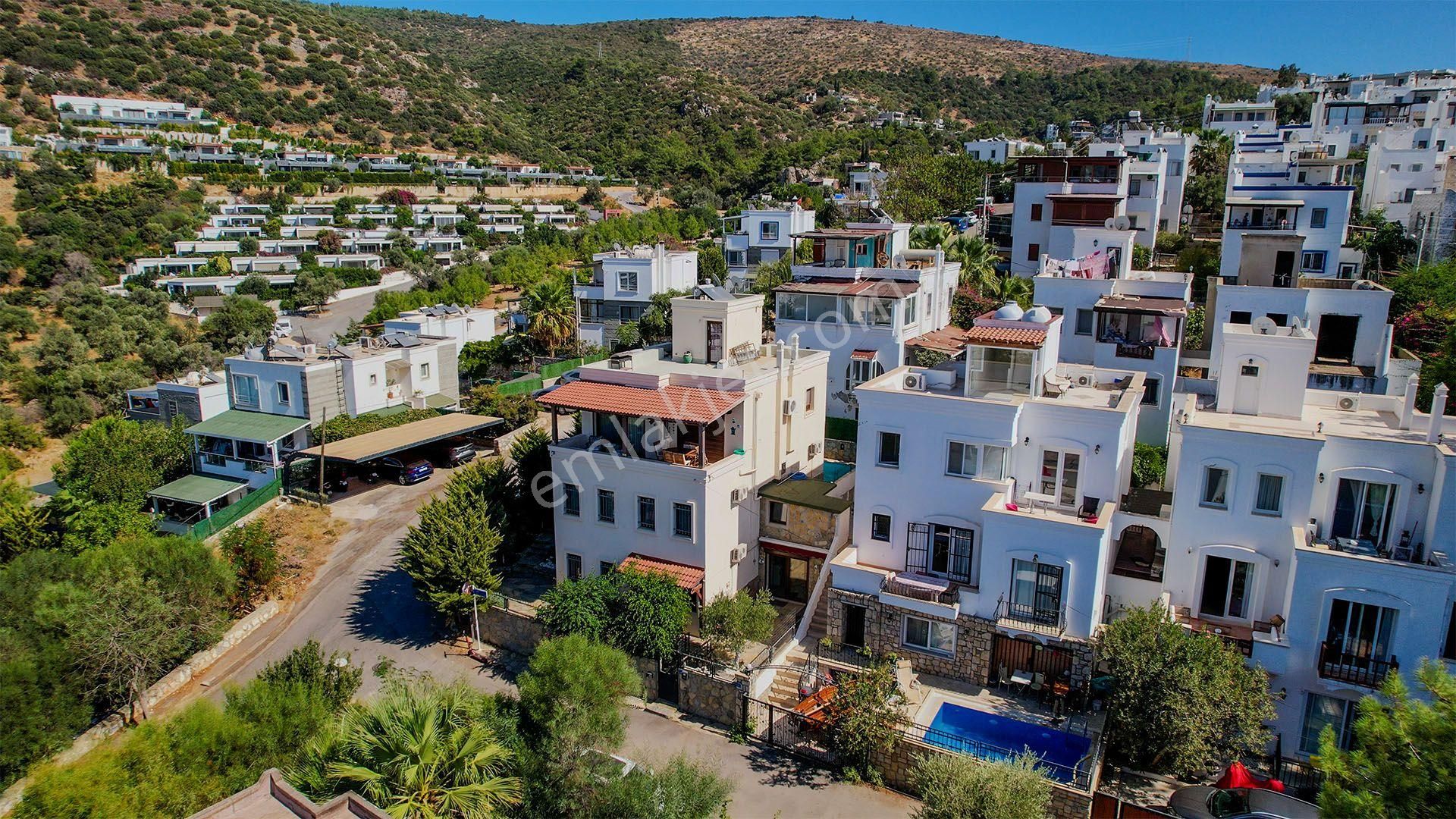 Bodrum Merkezde Kale Manzaralı Havuzlu Müstakil 4+2 Villa - Görsel 3