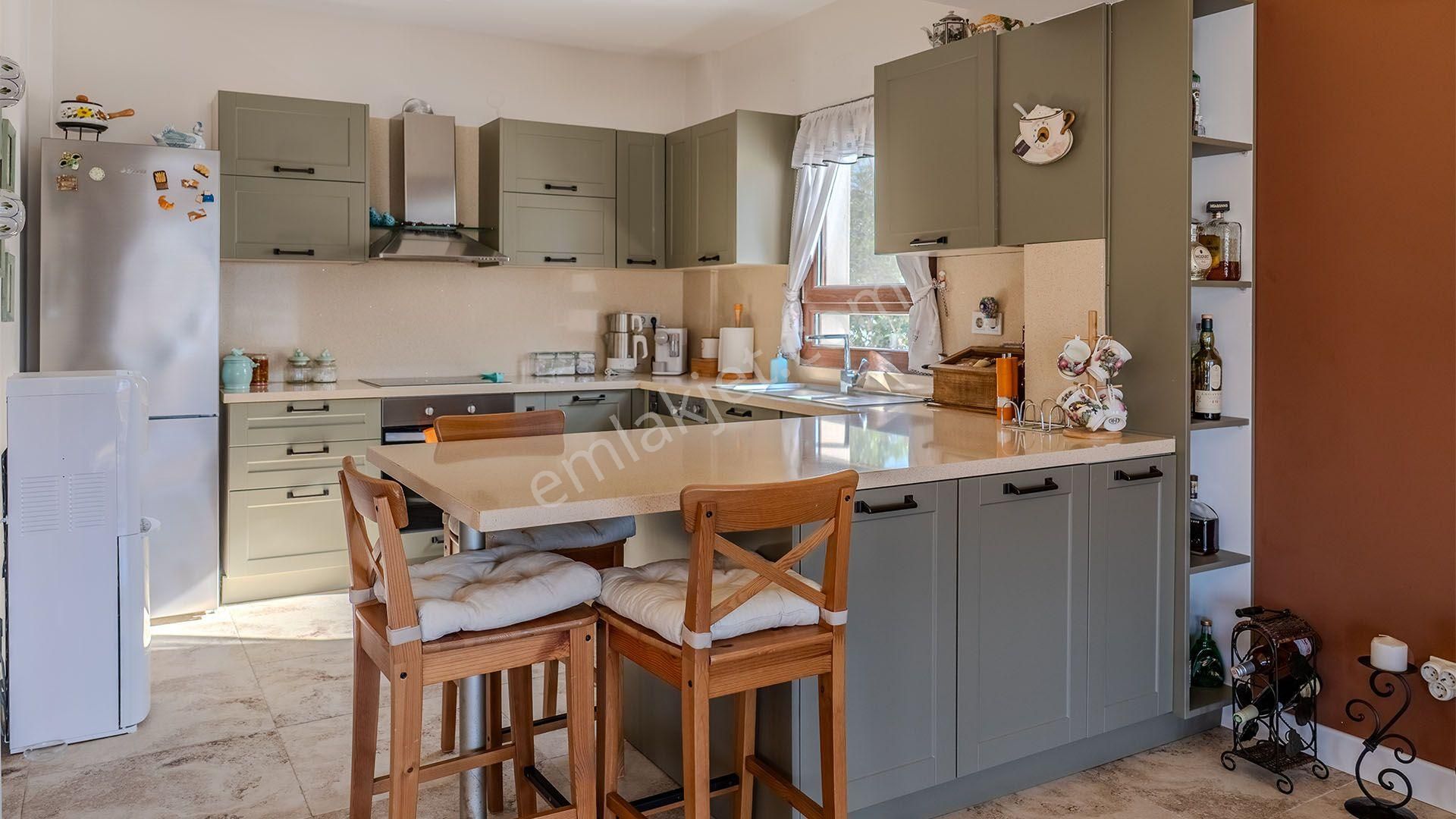 Bodrum Merkezde Kale Manzaralı Havuzlu Müstakil 4+2 Villa - Görsel 12