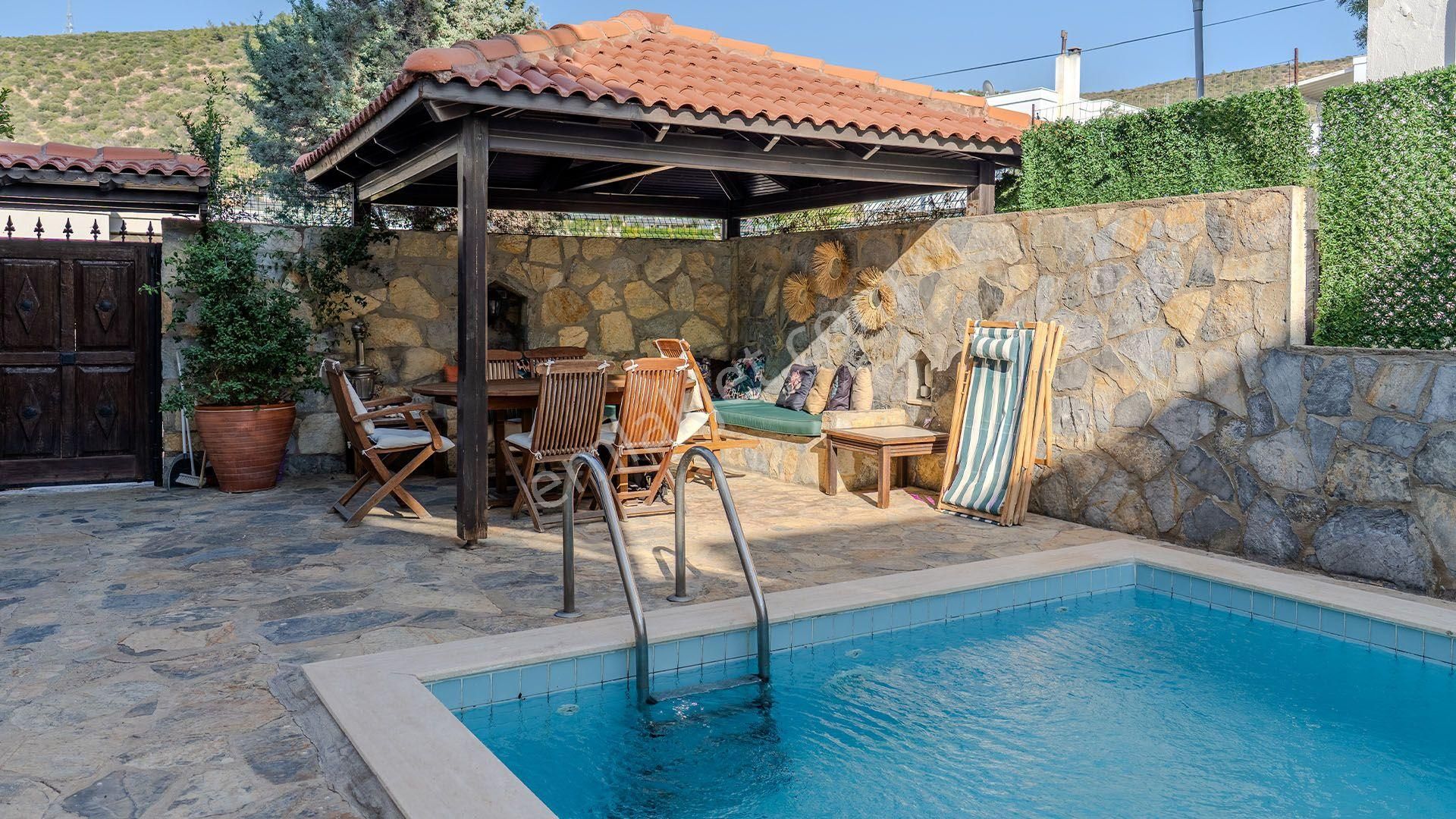 Bodrum Merkezde Kale Manzaralı Havuzlu Müstakil 4+2 Villa - Görsel 32