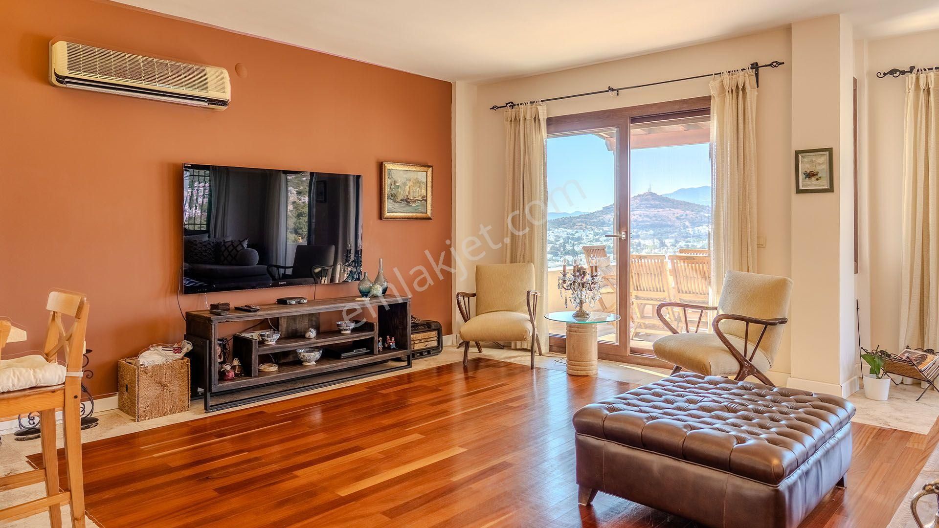 Bodrum Merkezde Kale Manzaralı Havuzlu Müstakil 4+2 Villa - Görsel 8