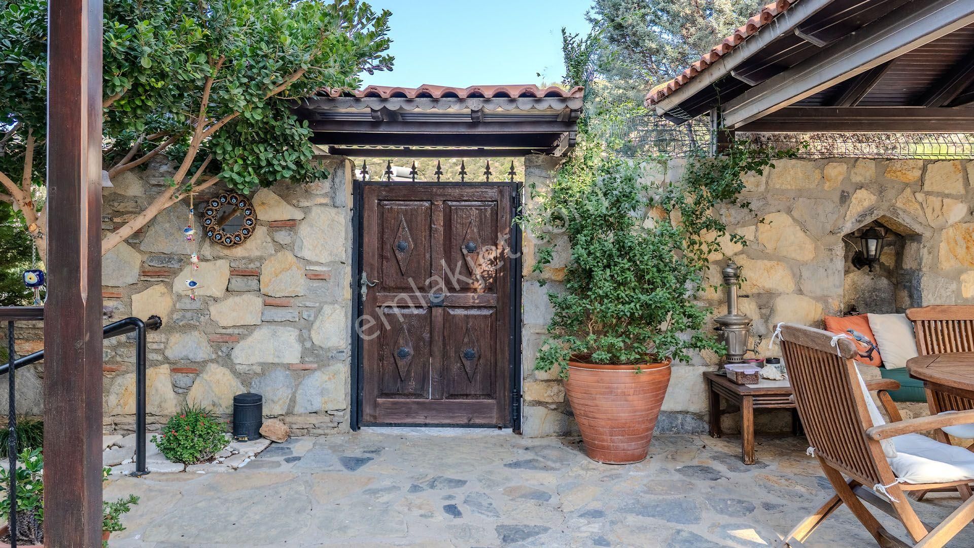 Bodrum Merkezde Kale Manzaralı Havuzlu Müstakil 4+2 Villa - Görsel 24