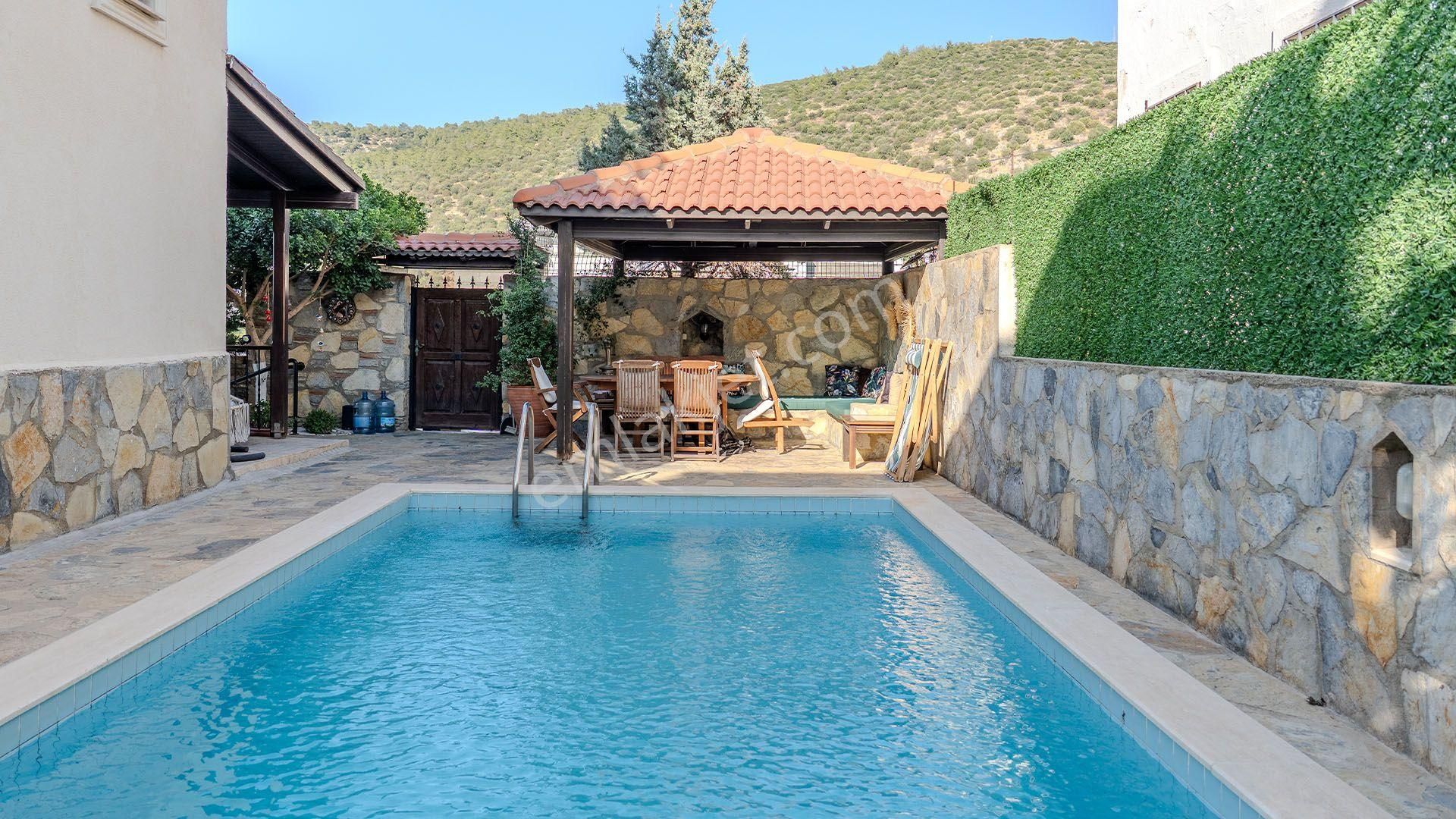 Bodrum Merkezde Kale Manzaralı Havuzlu Müstakil 4+2 Villa - Görsel 21