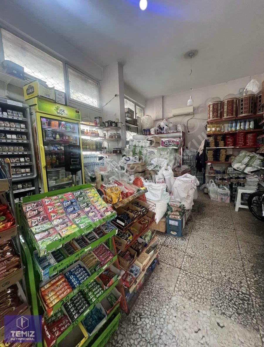 Alanya Sokağında Köşebaşı Satılık İşyeri