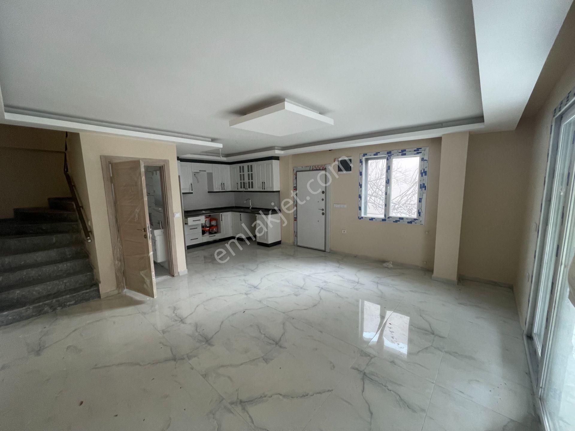 Seferihisar Doğanbey'de Satılık Ferah Konum Denize Çok Yakın 3+1 Lüks Villa - Görsel 11