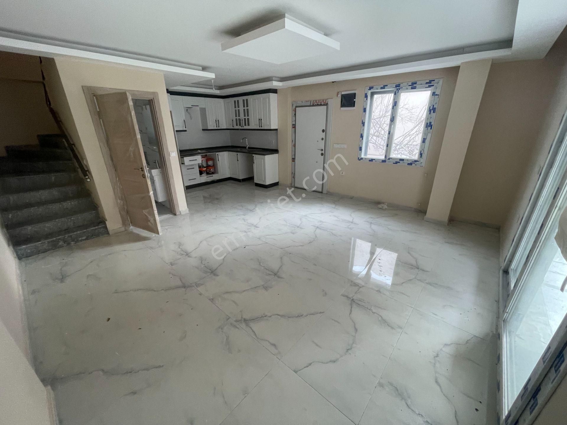 Seferihisar Doğanbey'de Satılık Ferah Konum Denize Çok Yakın 3+1 Lüks Villa - Görsel 10