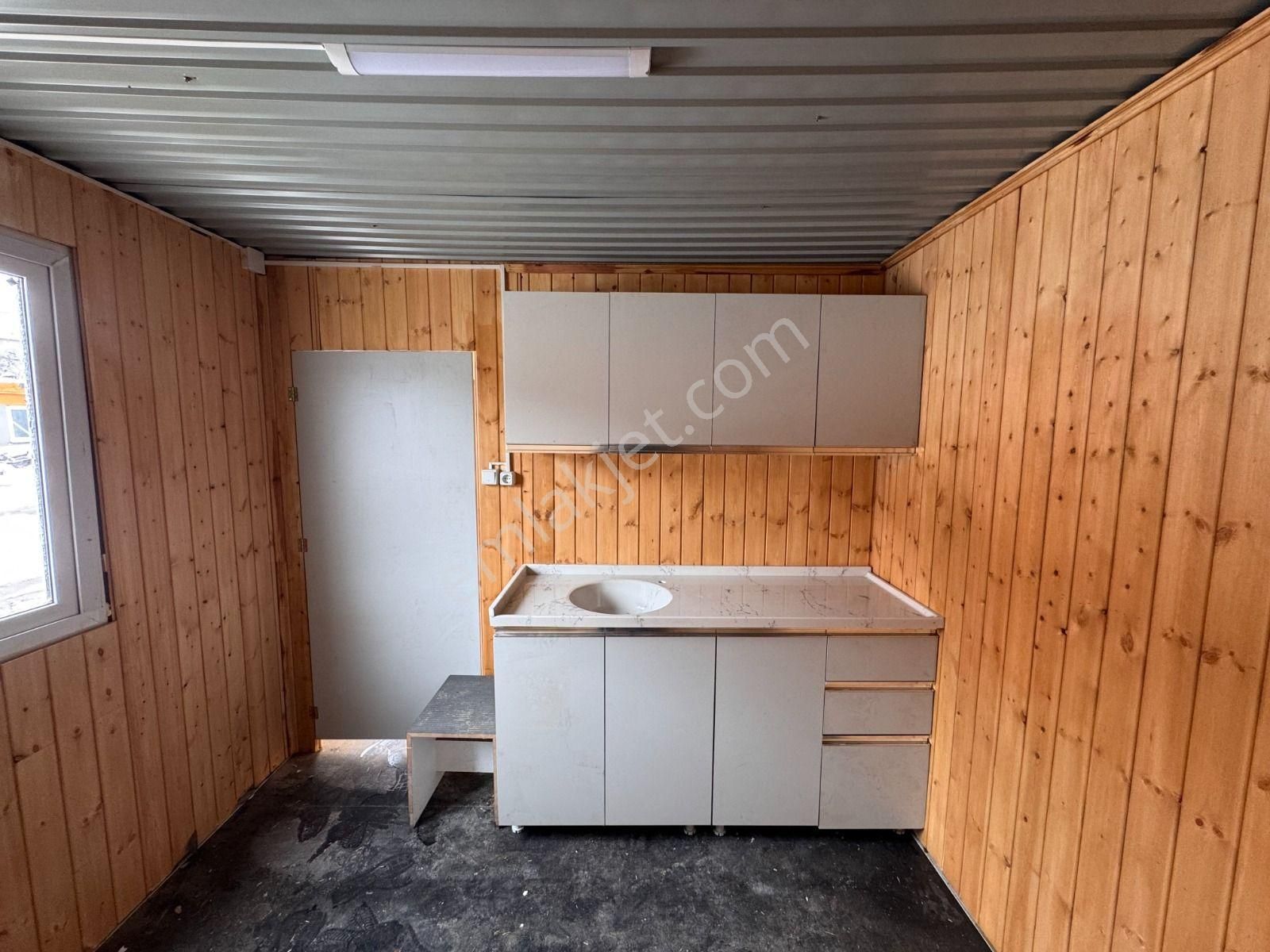 İçi 1.sınıf Çam Lambriden Dışı Yalıtımlı Sandviç Panelden İmal Edilmiş 21m2 2oda Wc+lv+duş Konteyner - Görsel 3