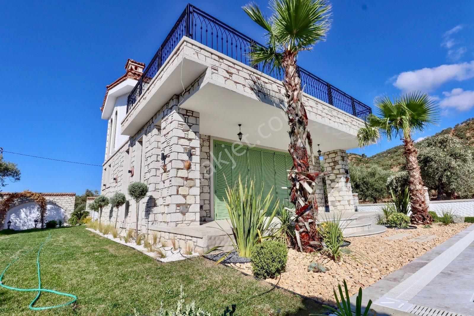 Altınoluk'ta 650m2 Arsada Özel Havuzlu Alaçatı Konsept Villa - Görsel 19