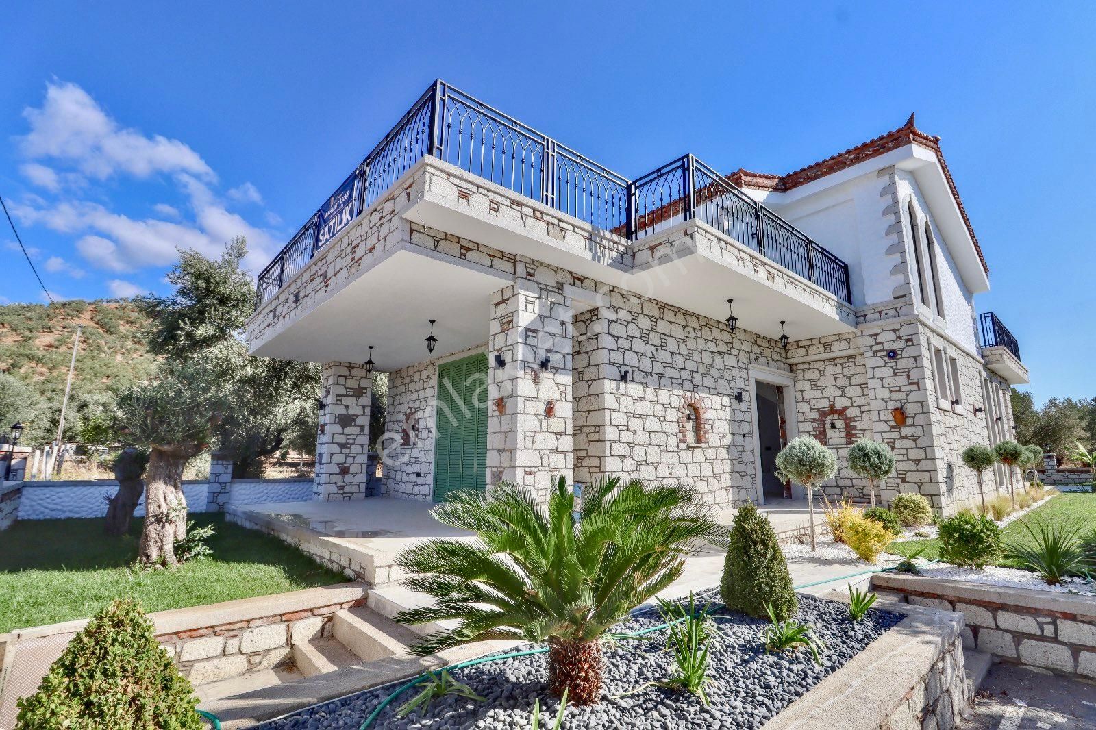 Altınoluk'ta 650m2 Arsada Özel Havuzlu Alaçatı Konsept Villa - Görsel 17