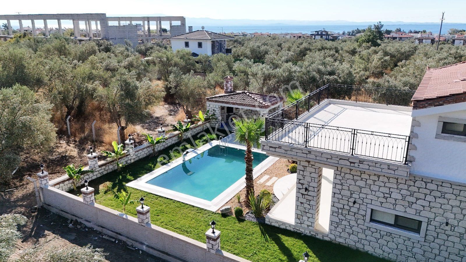 Altınoluk'ta 650m2 Arsada Özel Havuzlu Alaçatı Konsept Villa - Görsel 8