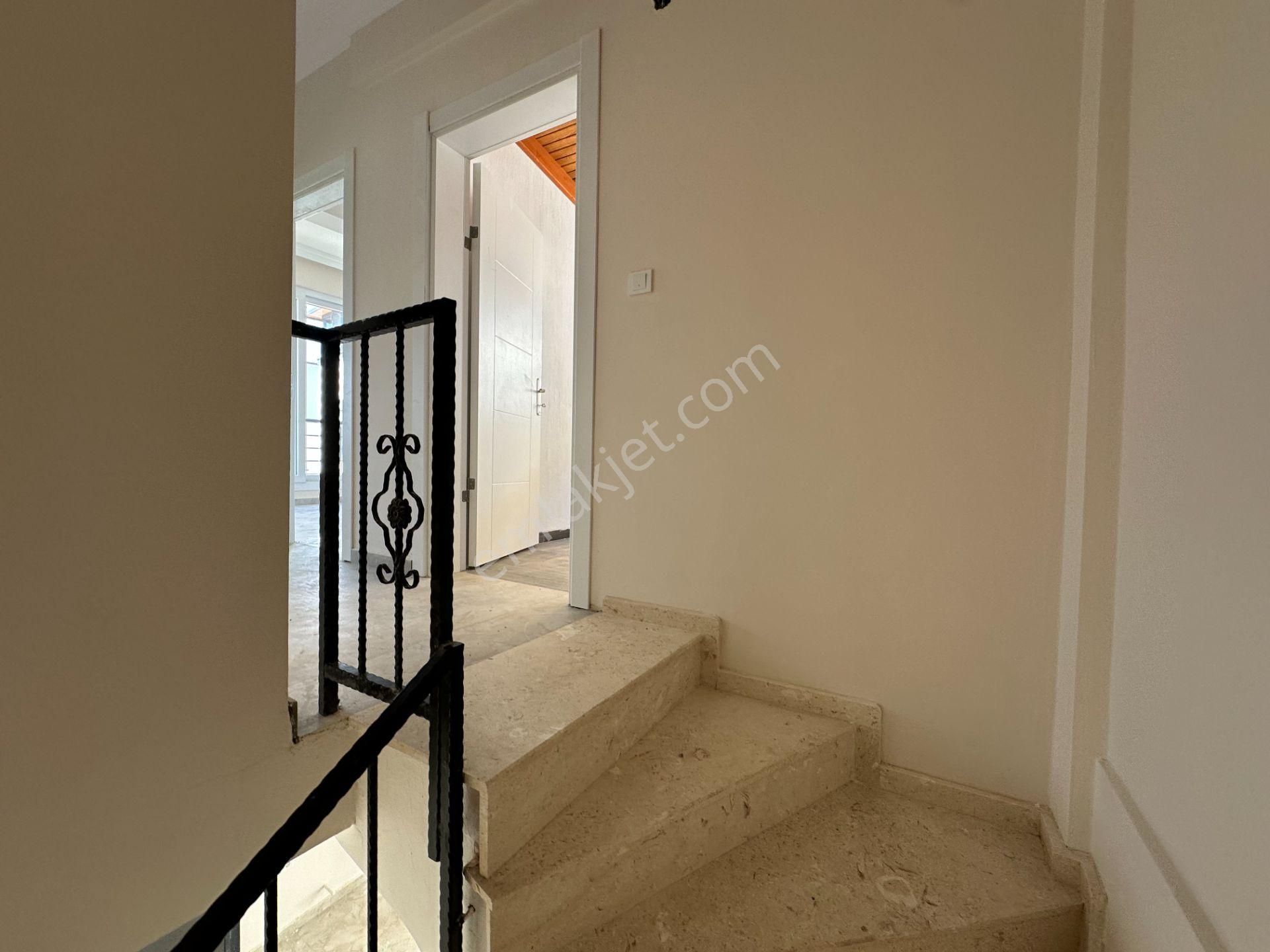 Seferihisar Doganbey Payamlı'da Satılık Sıfır Bahçeli 2+1 Villa - Görsel 31