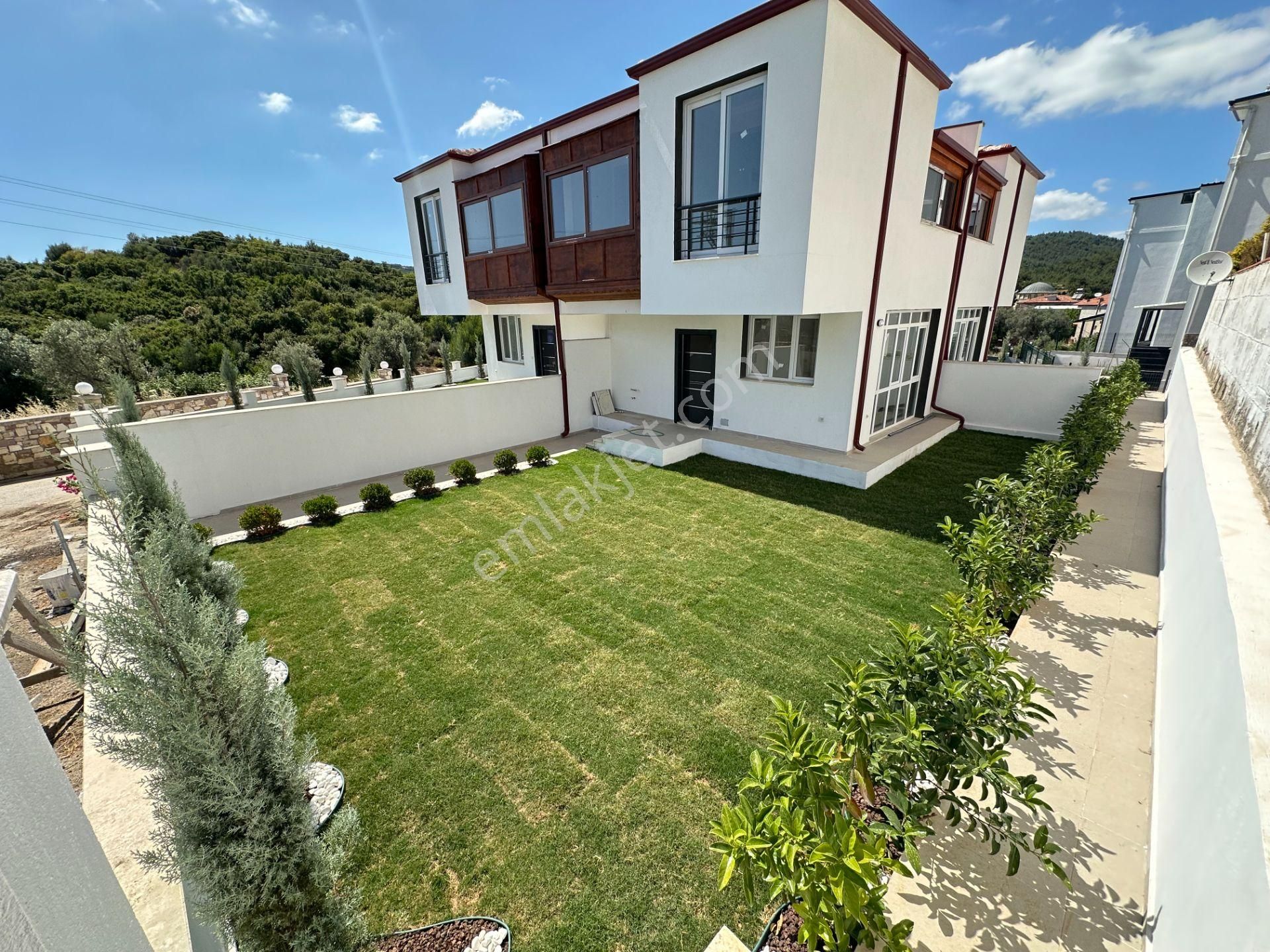 Seferihisar Doganbey Payamlı'da Satılık Sıfır Bahçeli 2+1 Villa