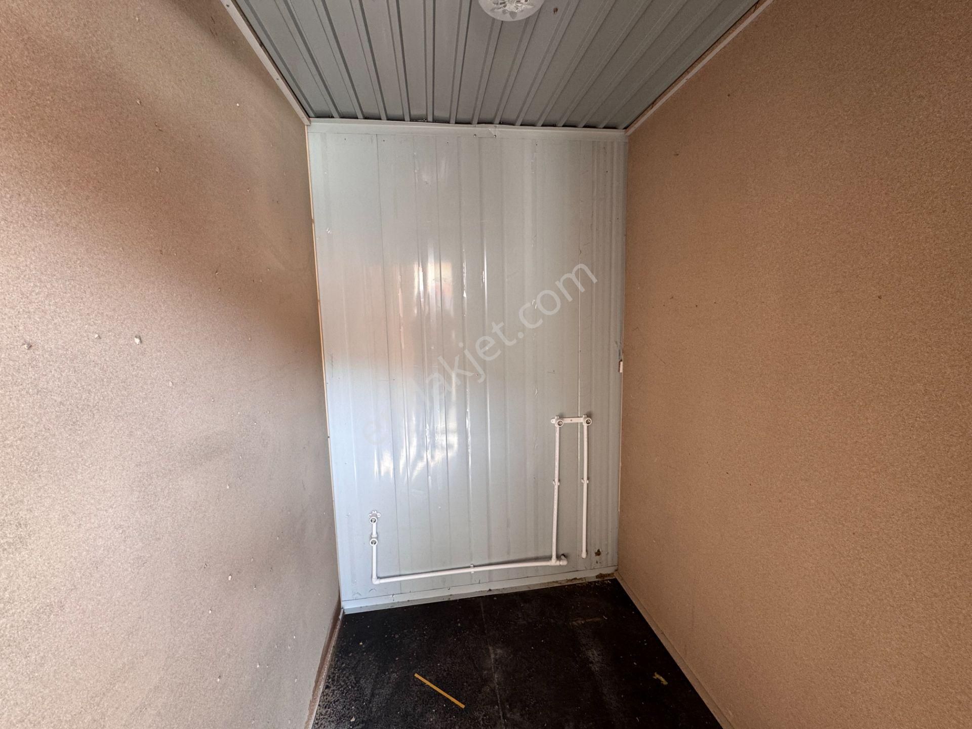 İçi 1.sınıf Çam Lambriden Dışı Yalıtımlı Sandviç Panelden İmal Edilmiş 21m2 2oda Wc+lv+duş Konteyner - Görsel 3