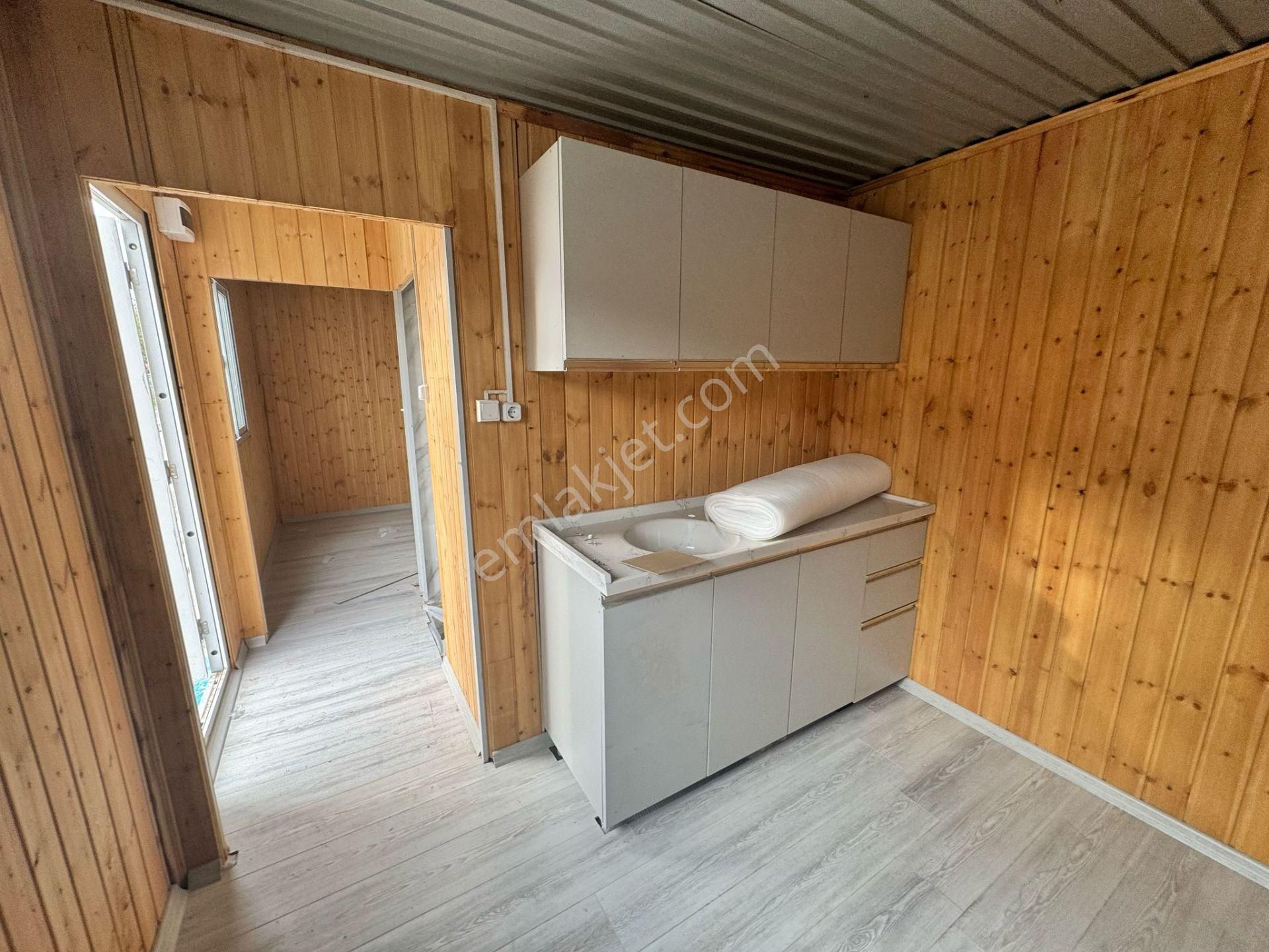 İçi 1.sınıf Çam Lambriden Dışı Yalıtımlı Sandviç Panelden İmal Edilmiş 21m2 2oda Wc+lv+duş Konteyner - Görsel 18