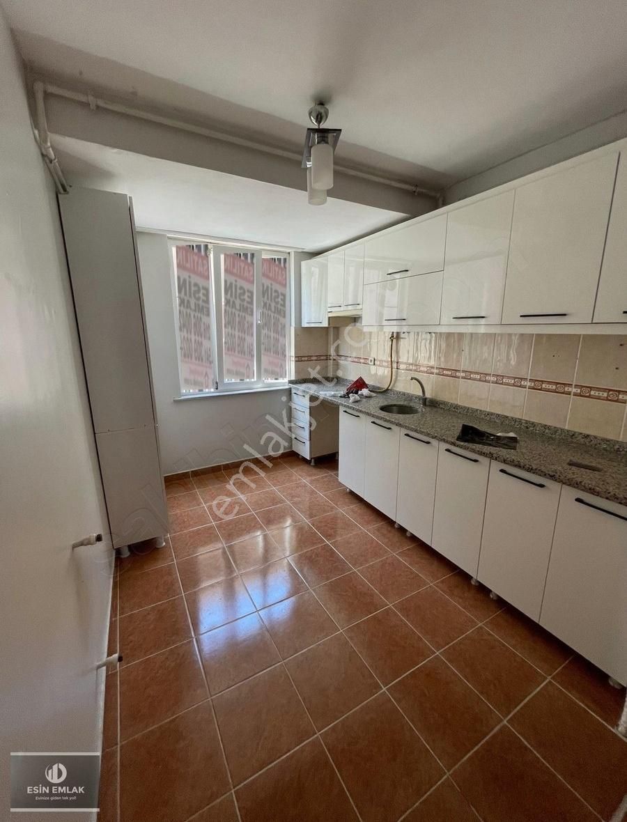 Fatih Mah Balkonlu Geniş Temiz Ferah En Üst Kat 3+1 Daire