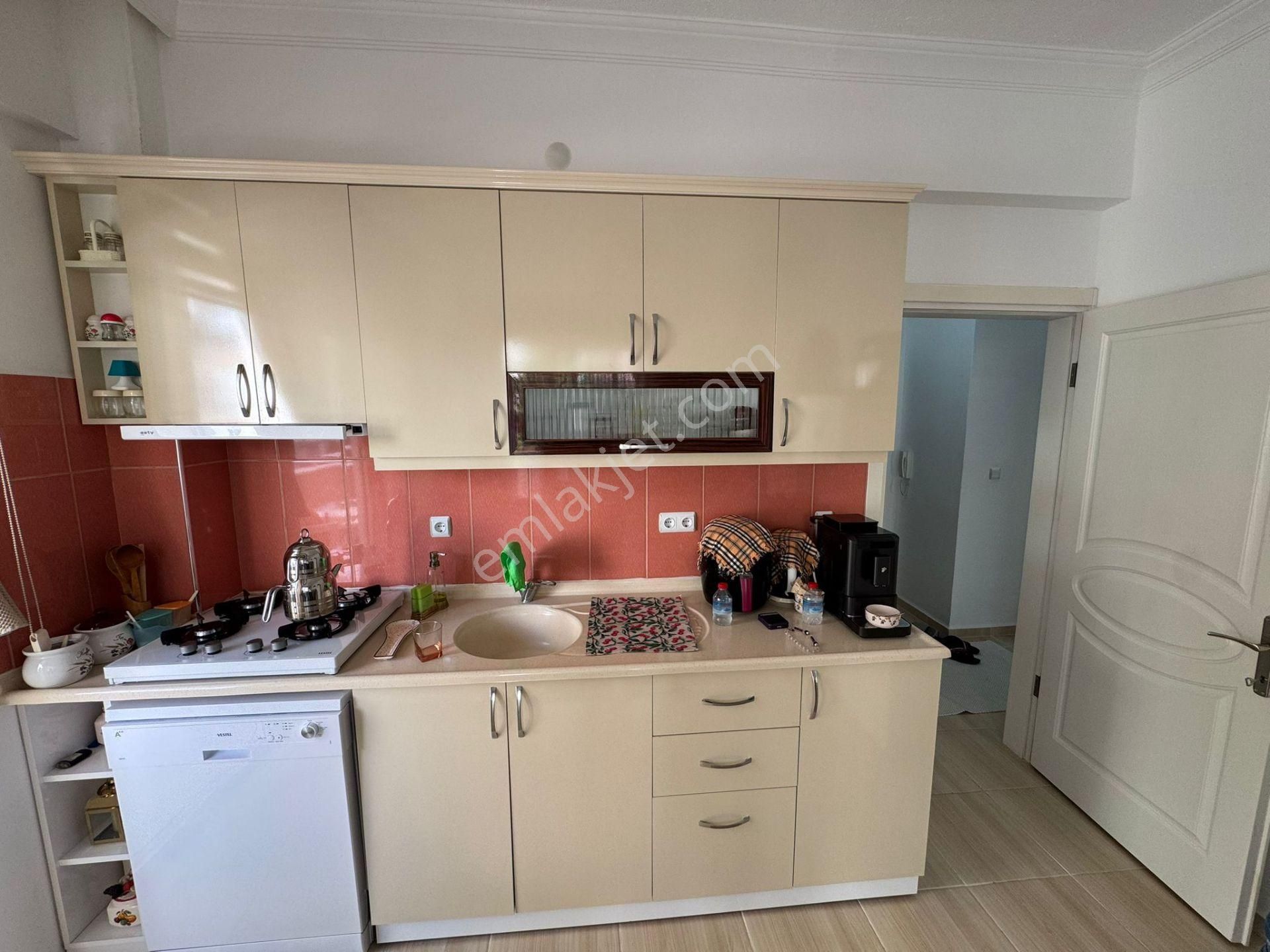 Didim Yenimahalle'de Eşyalı, Ferahlık Ve Konforlu Satılık 2+1 Daire - Görsel 2