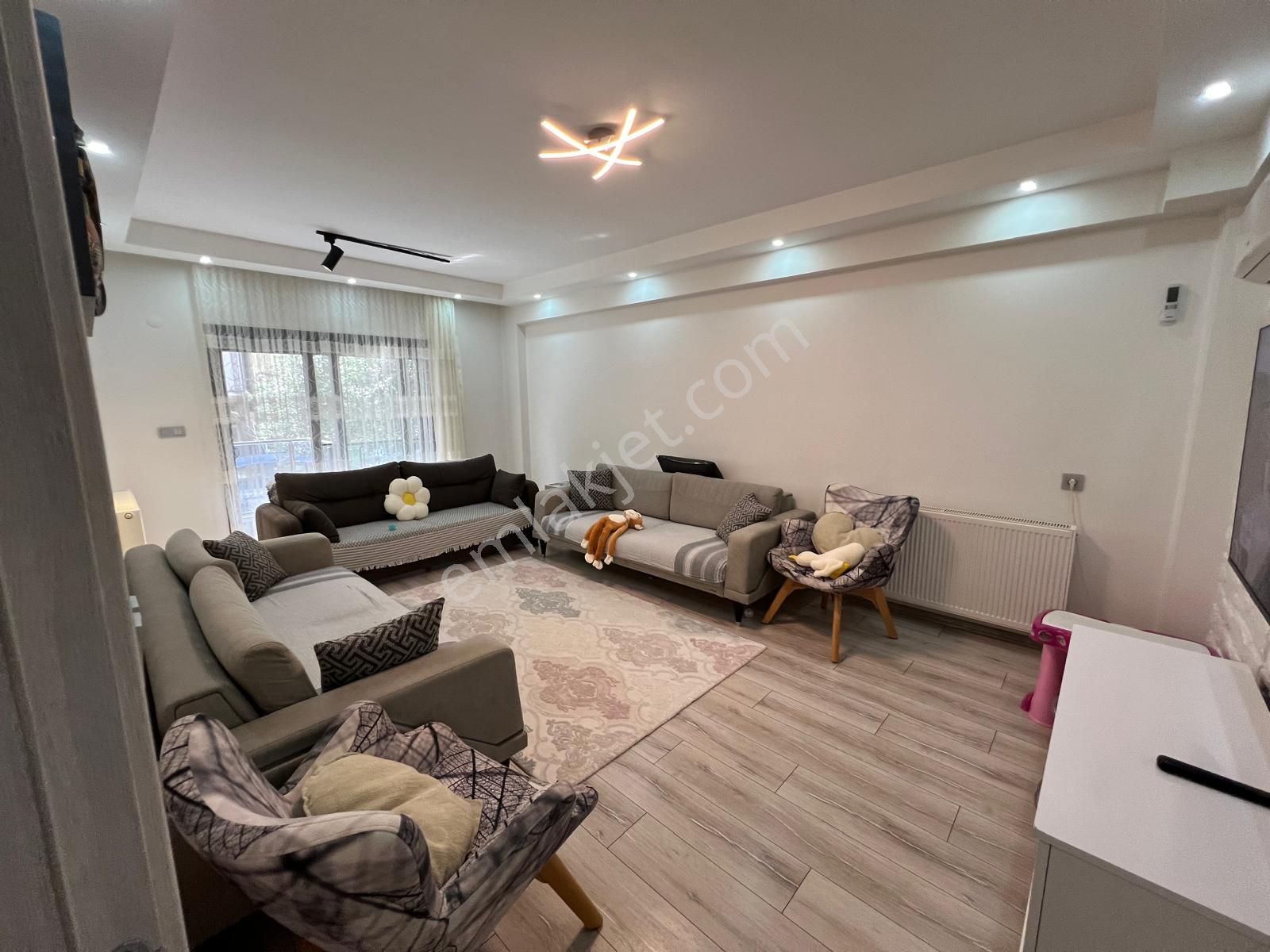 Acill Buca Efeler Mah.de 2+1 100m2 Dgazlı Ayrı Mutfak E.banyolu Satılık Lüx Daire