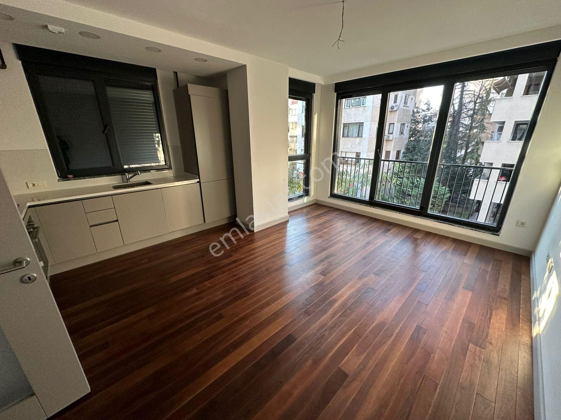 Caddebostan Bağdat Caddesi 1. Paralel Sıfır 2+1 Daire