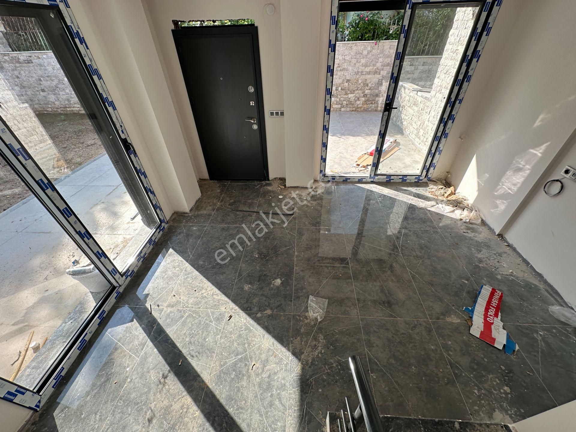 Seferihisar Ürkmez Merkezde Satılık Lüks 3 + 1 Dubleks Villa - Görsel 12