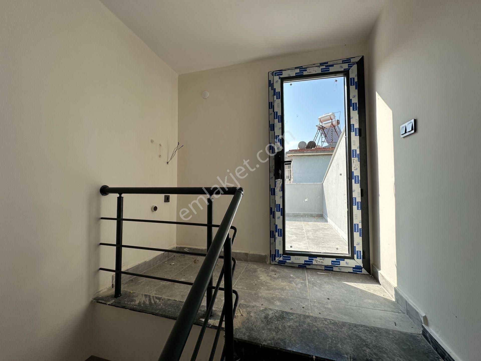 Seferihisar Ürkmez Merkezde Satılık Lüks 3 + 1 Dubleks Villa - Görsel 22