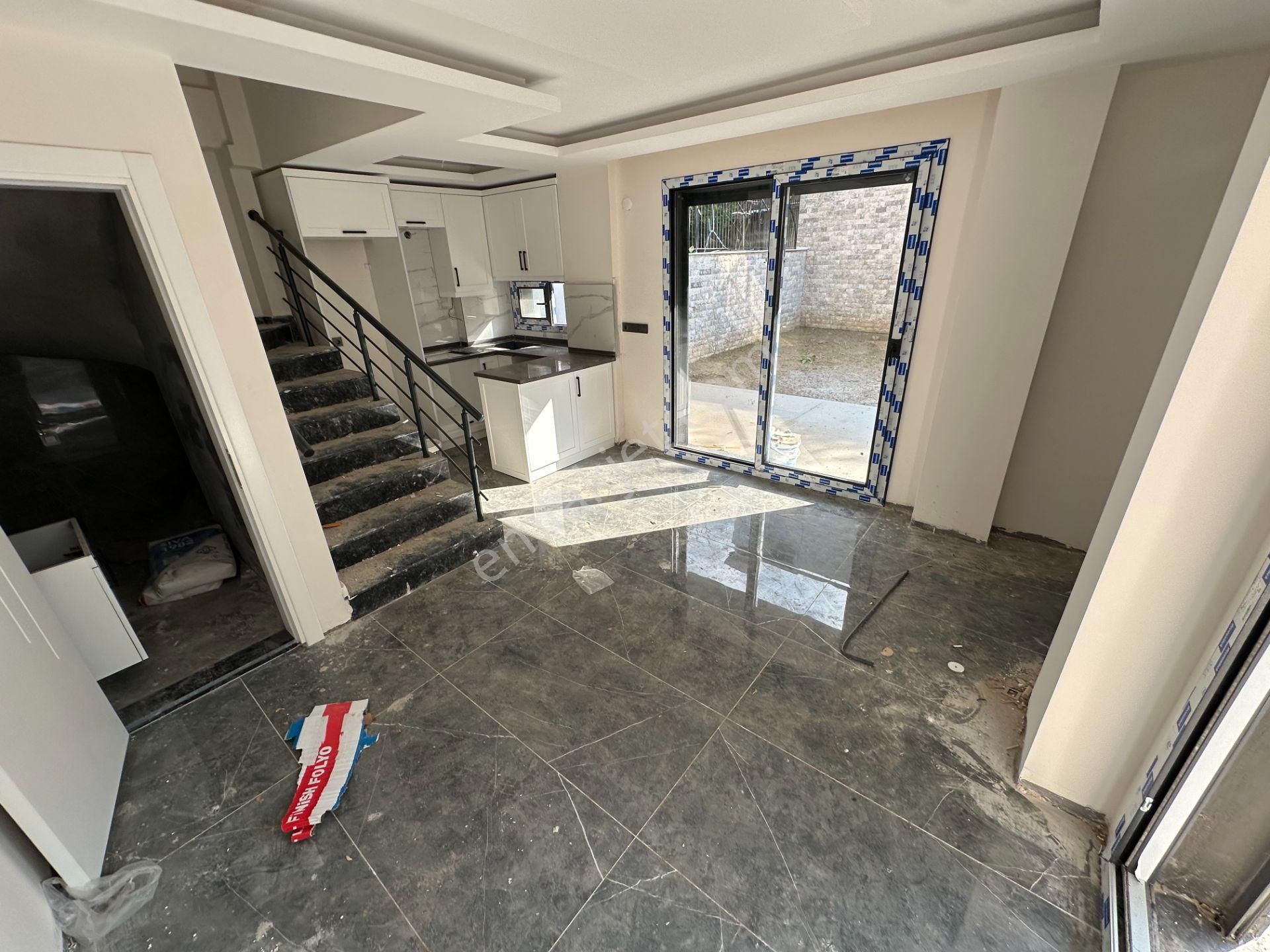 Seferihisar Ürkmez Merkezde Satılık Lüks 3 + 1 Dubleks Villa - Görsel 9