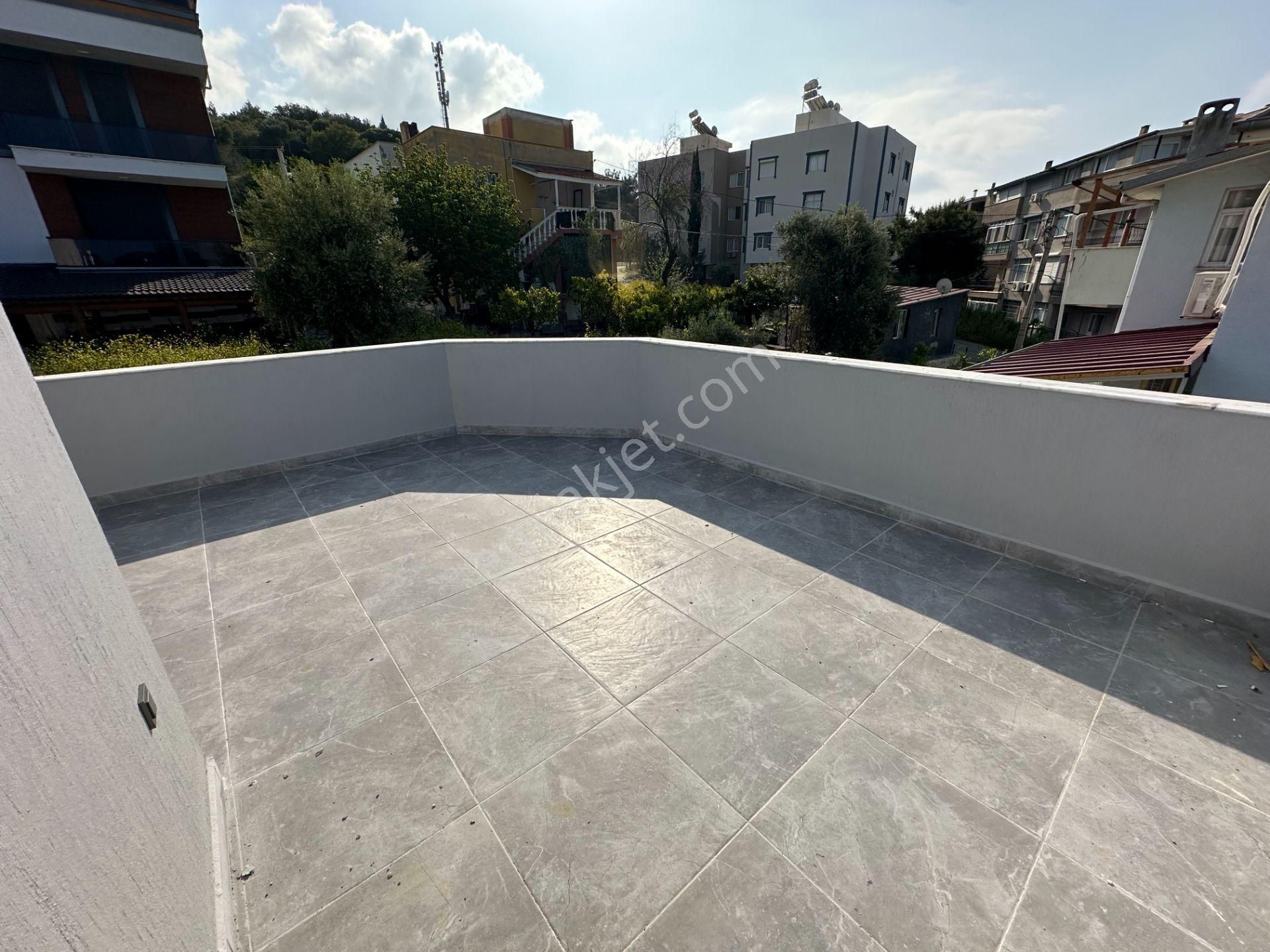 Seferihisar Ürkmez Merkezde Satılık Lüks 3 + 1 Dubleks Villa - Görsel 23