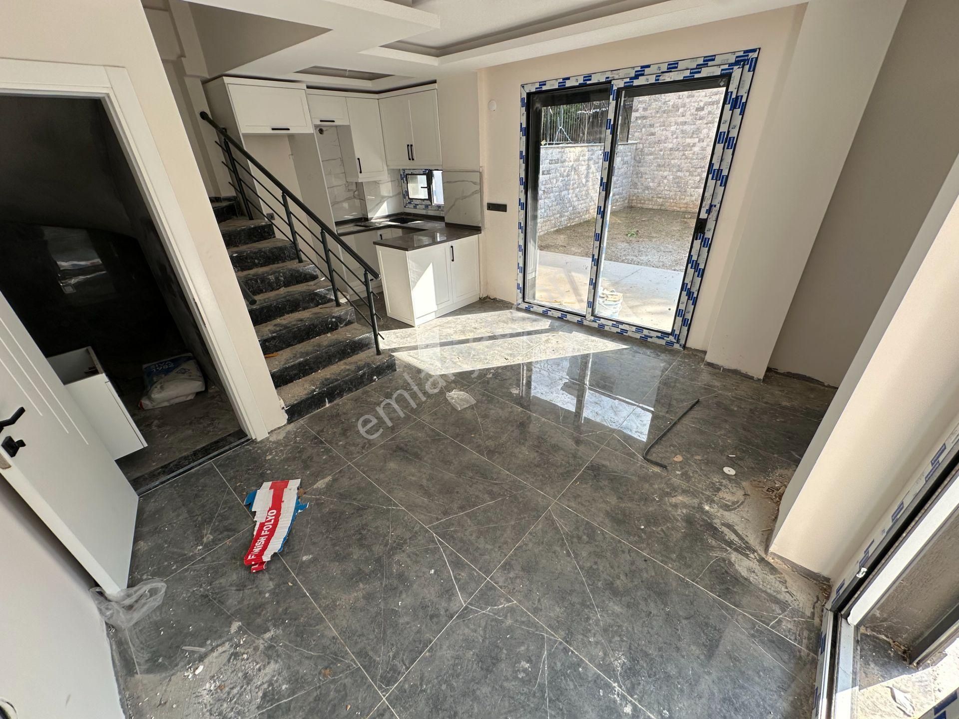 Seferihisar Ürkmez Merkezde Satılık Lüks 3 + 1 Dubleks Villa - Görsel 10