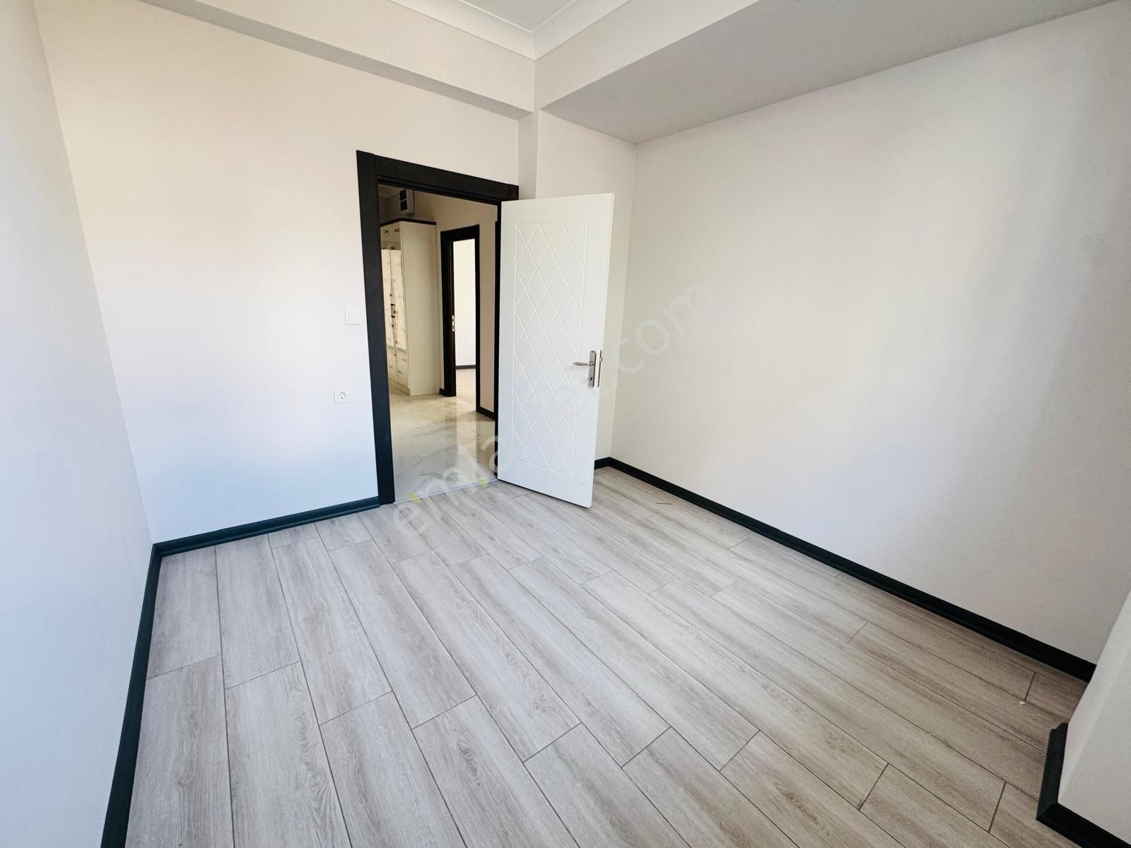 Battalgazi'de Caddeye 1 Bina Mesafede 2+1 Giriş Kat Satılık Sıfır Daire !! - Görsel 8