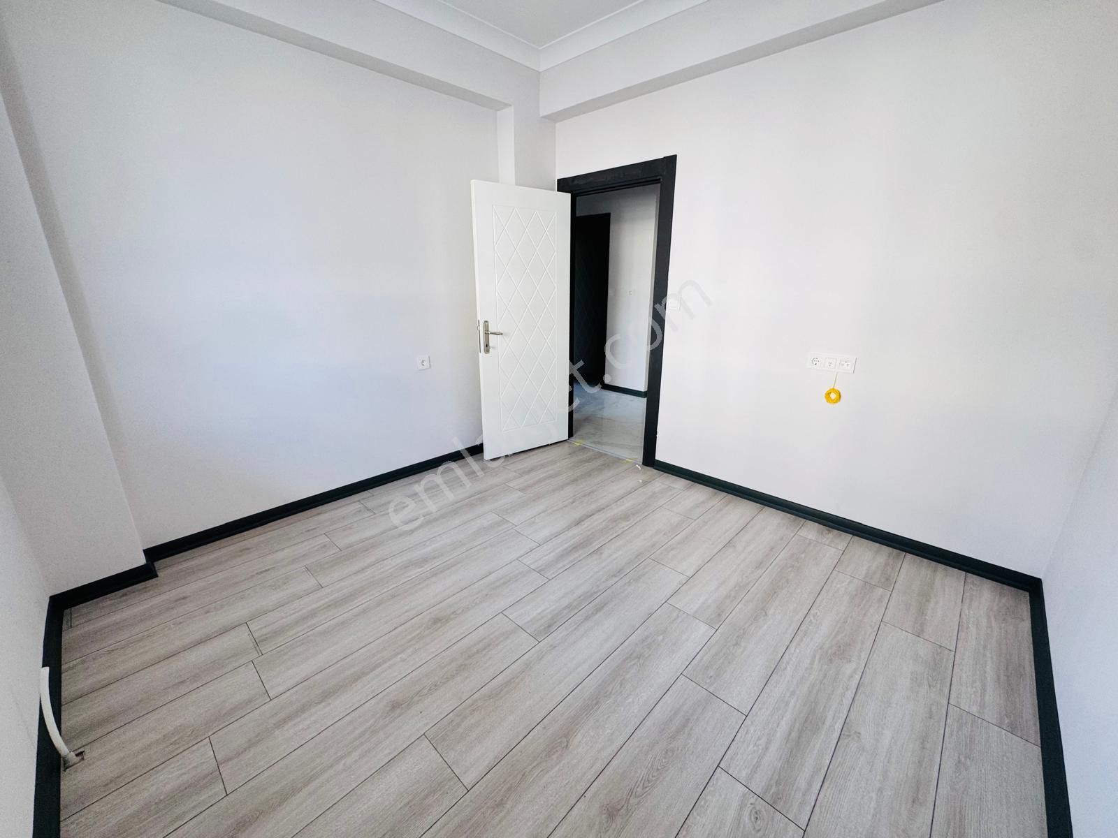 Battalgazi'de Caddeye 1 Bina Mesafede 2+1 Giriş Kat Satılık Sıfır Daire !! - Görsel 6