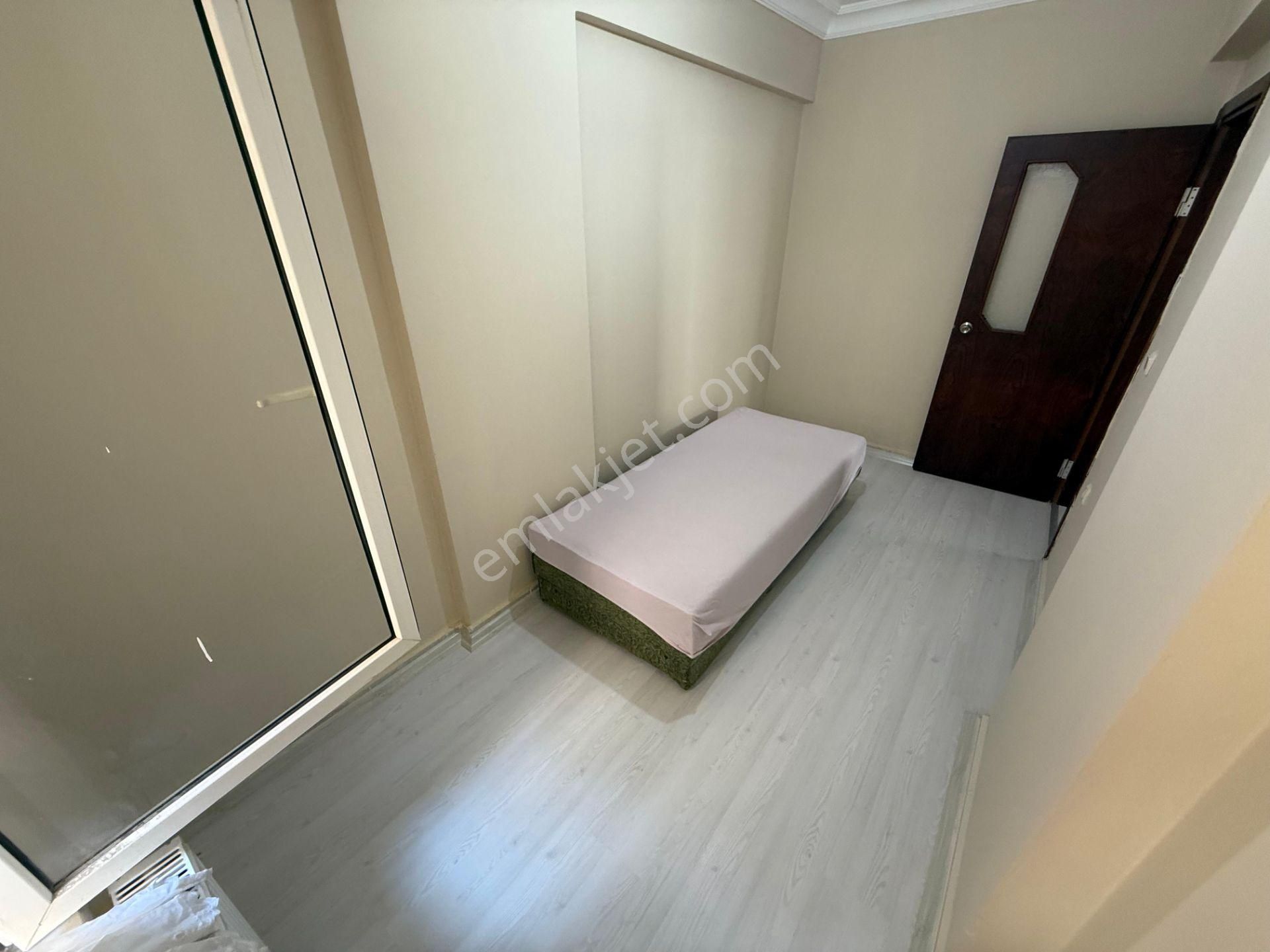 Karasu Sahilde *deniz Manzaralı* Kombi Petekli *yaz-kış Oturmaya Uygun* Satılık 2+1 Ara Kat - Görsel 16