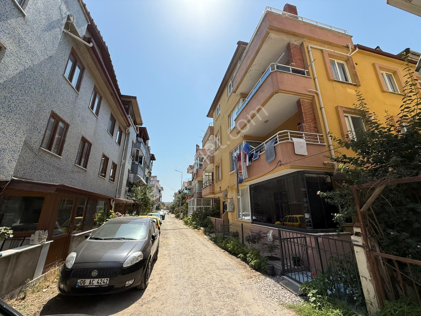 Karasu Sahilde *deniz Manzaralı* Kombi Petekli *yaz-kış Oturmaya Uygun* Satılık 2+1 Ara Kat - Görsel 2