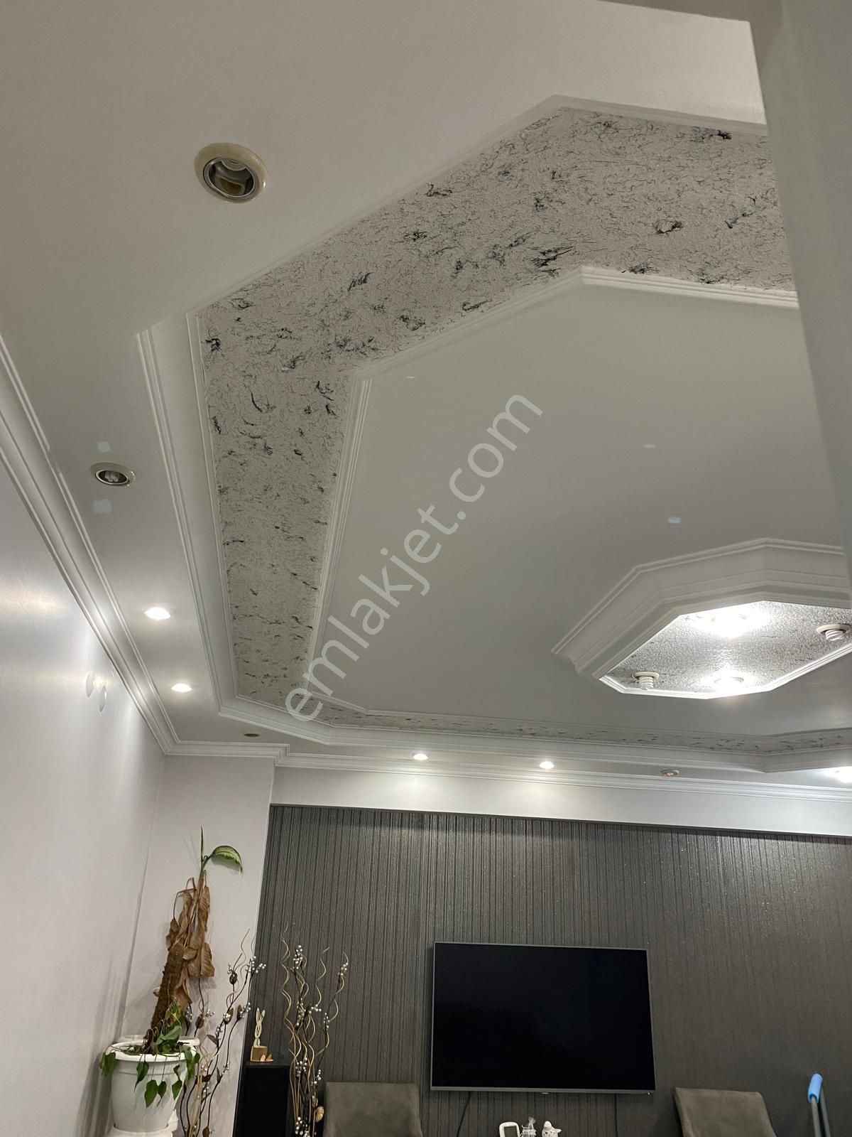 Karabağlar Aydın Mahallesi İçi Komple Yenilenmiş Satılık 3+1 Daire - Görsel 17