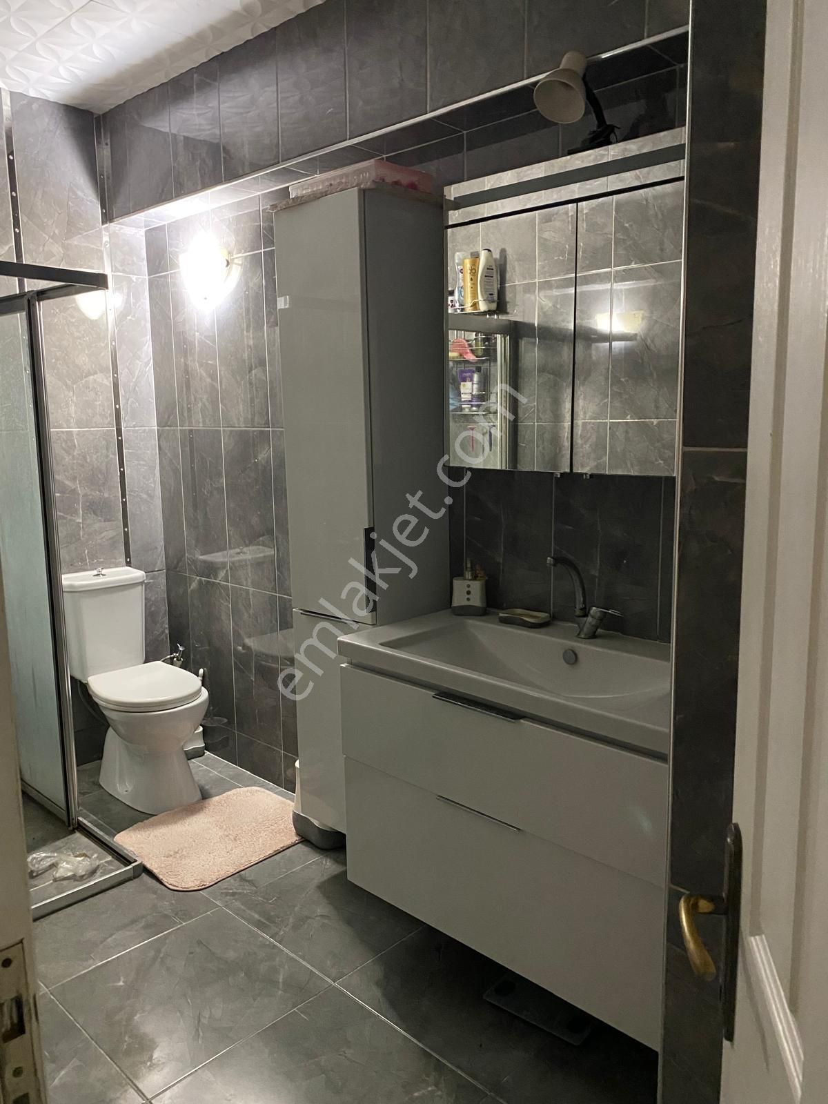 Karabağlar Aydın Mahallesi İçi Komple Yenilenmiş Satılık 3+1 Daire - Görsel 12