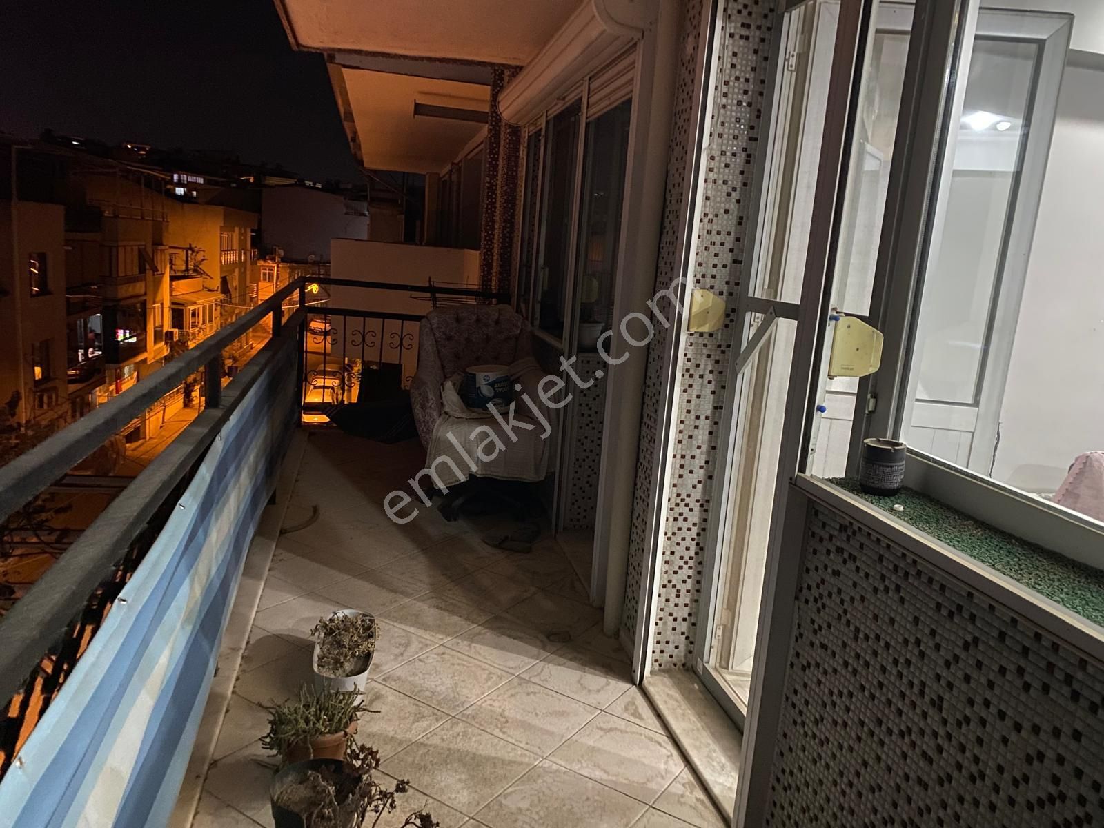 Karabağlar Aydın Mahallesi İçi Komple Yenilenmiş Satılık 3+1 Daire - Görsel 21