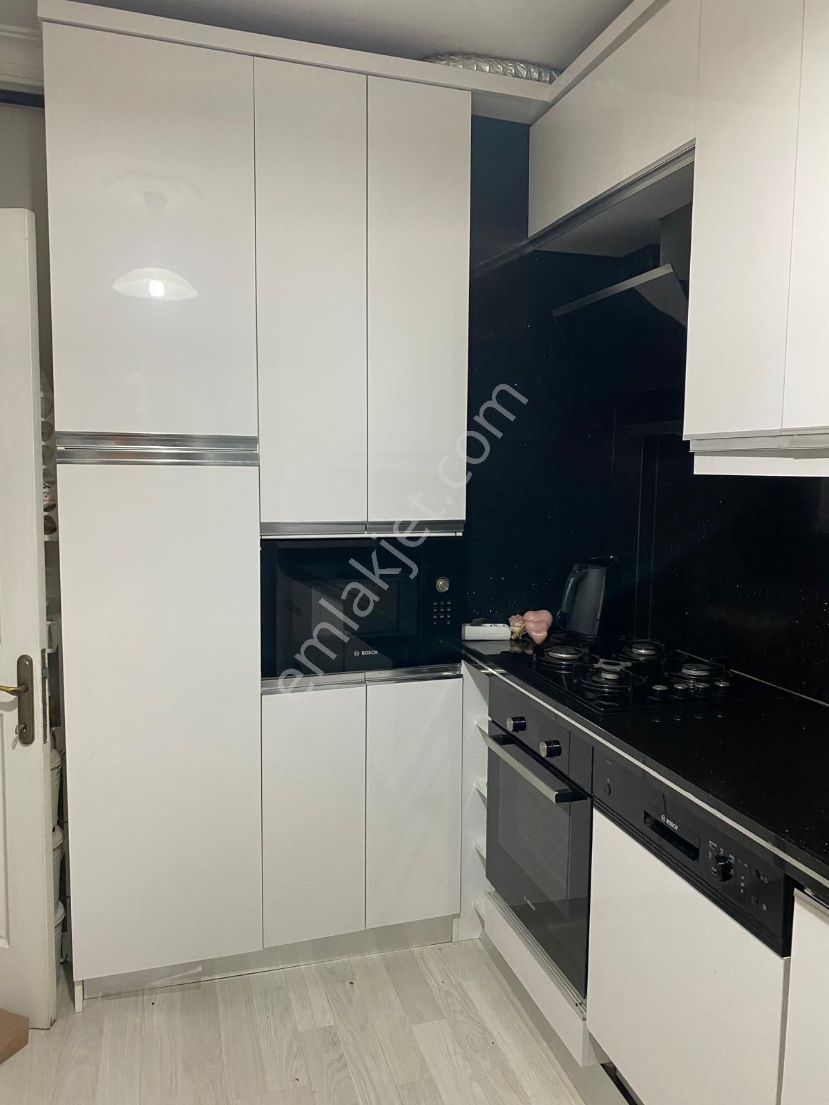 Karabağlar Aydın Mahallesi İçi Komple Yenilenmiş Satılık 3+1 Daire - Görsel 11