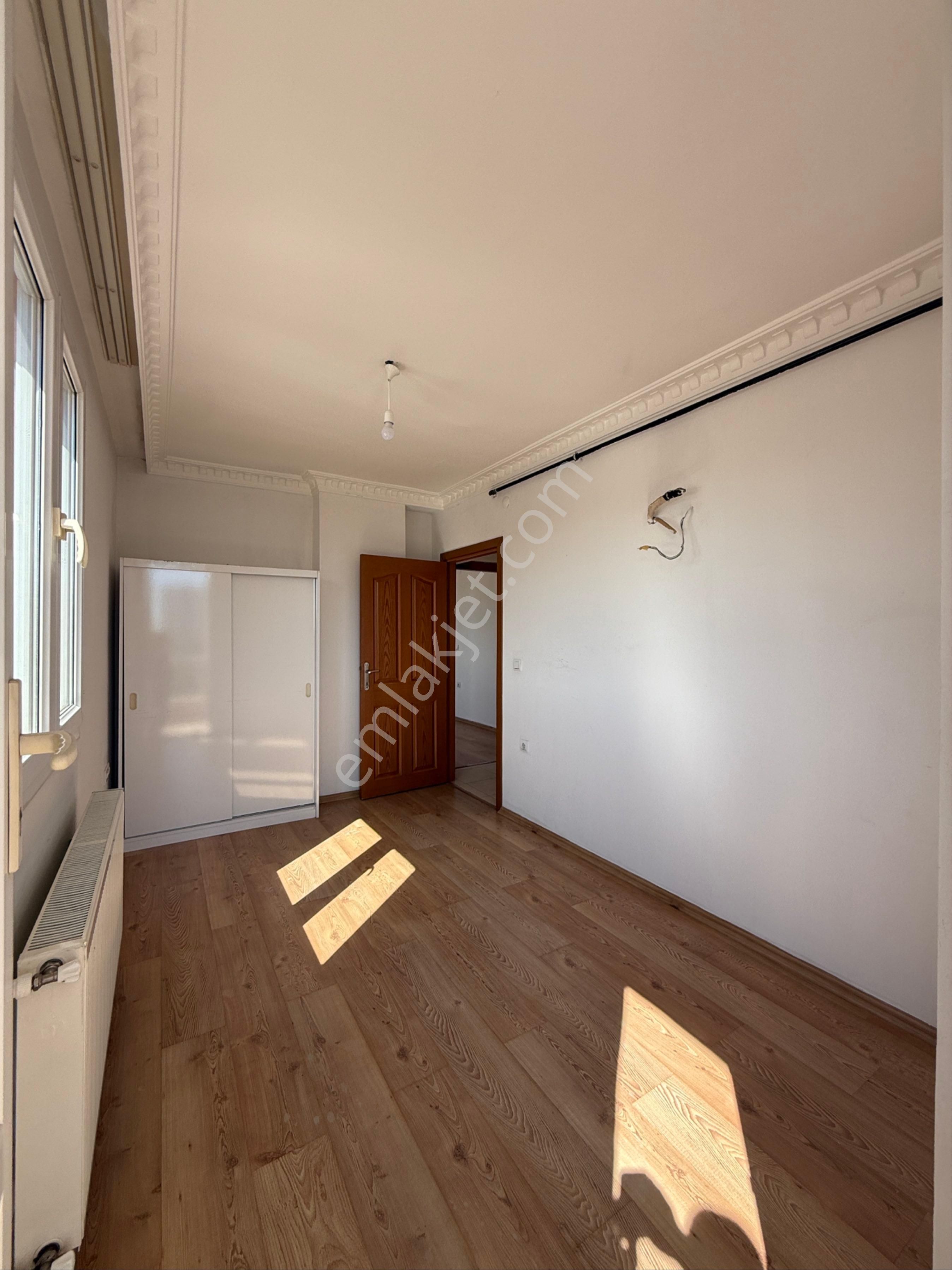 Türkmenbaşı Bulvar Üzeri Geniş 4+1 Açık Mutfak Çift Banyo 3 Balkonlu Cazip Satılık Kaçmaz Fiyat!! - Görsel 4