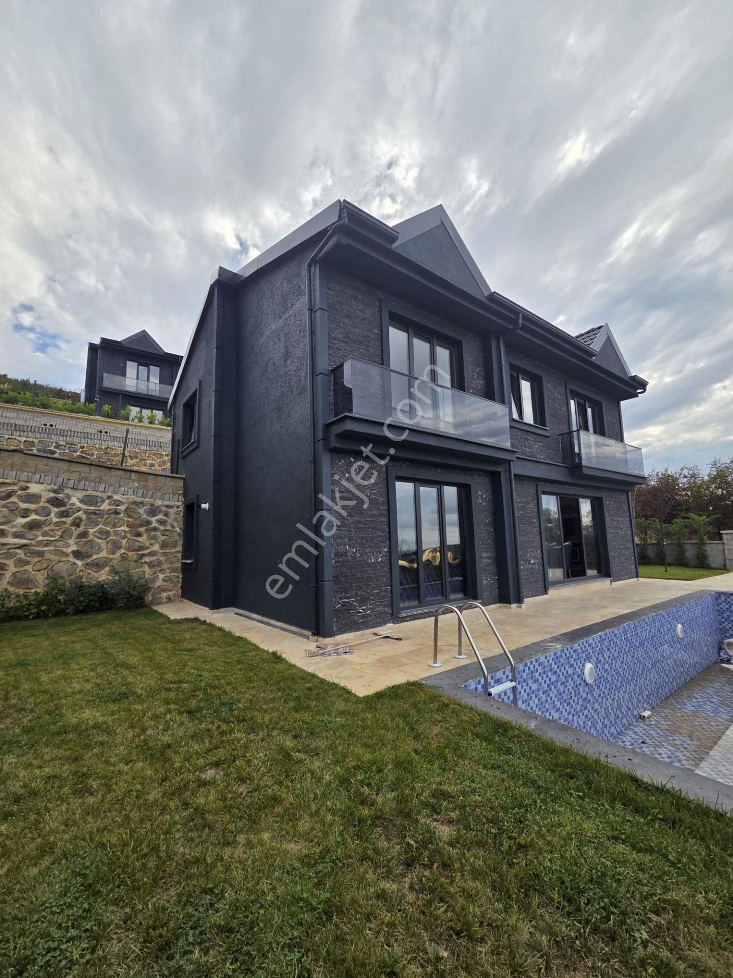 Şile Akçakese'de Müstakil Havuzlu Villa