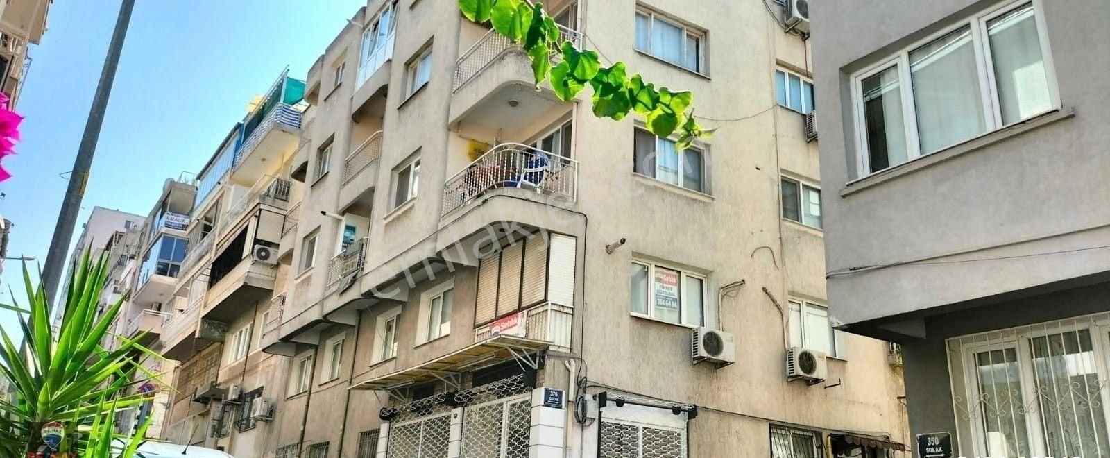 Karataşda Bakımlı Boş 3+1 Satılık Daıre