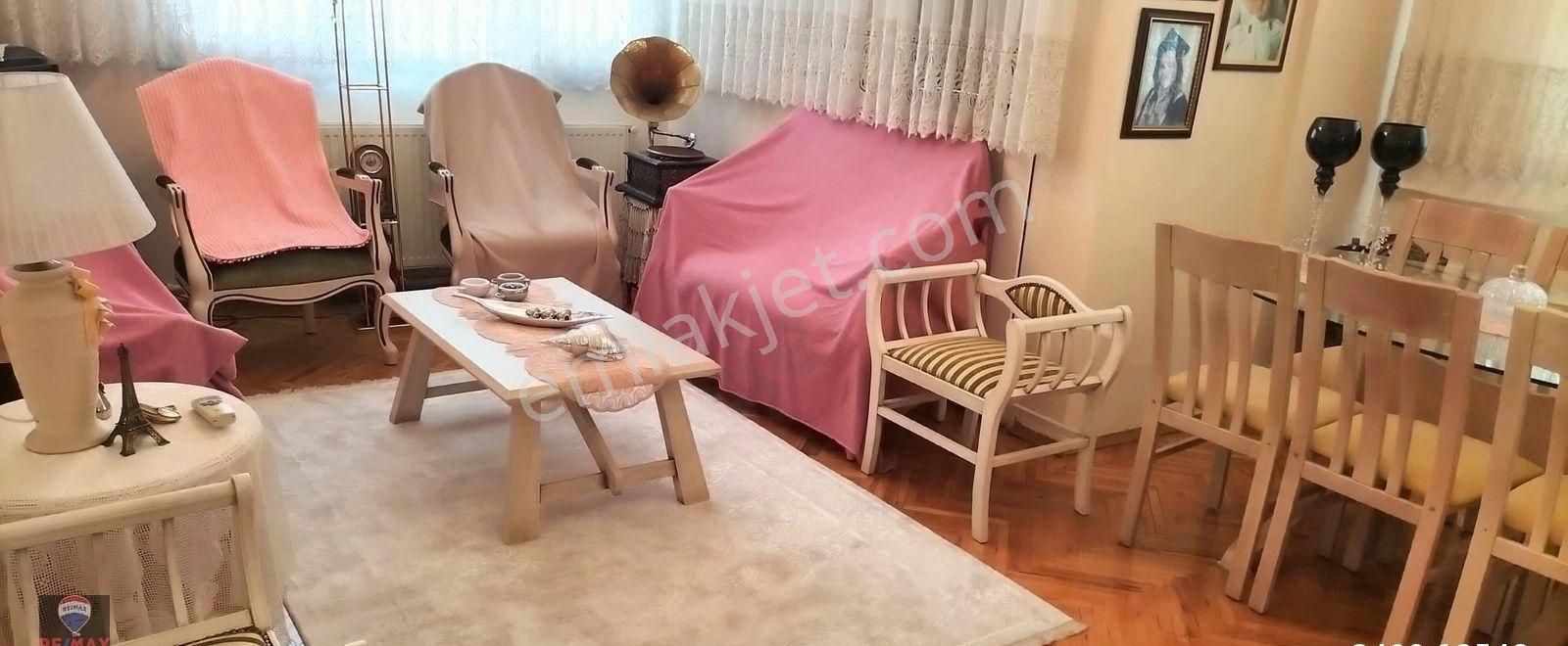 Karataşda Bakımlı Boş 3+1 Satılık Daıre - Görsel 26