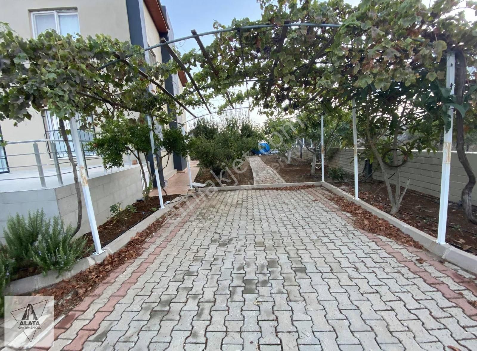 Aslanlı'nın 1.5 Dönüm İçinde Emsalsiz Villası Satışta - Görsel 24