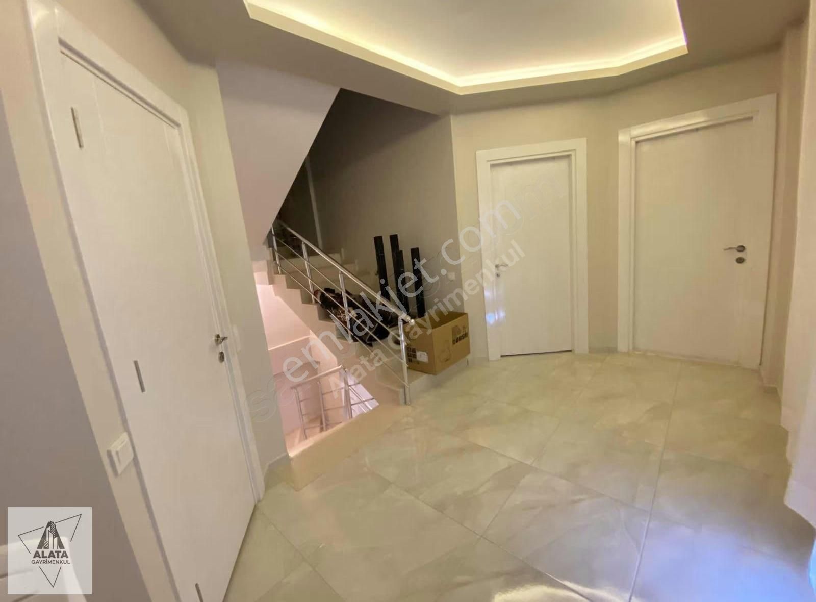 Aslanlı'nın 1.5 Dönüm İçinde Emsalsiz Villası Satışta - Görsel 20