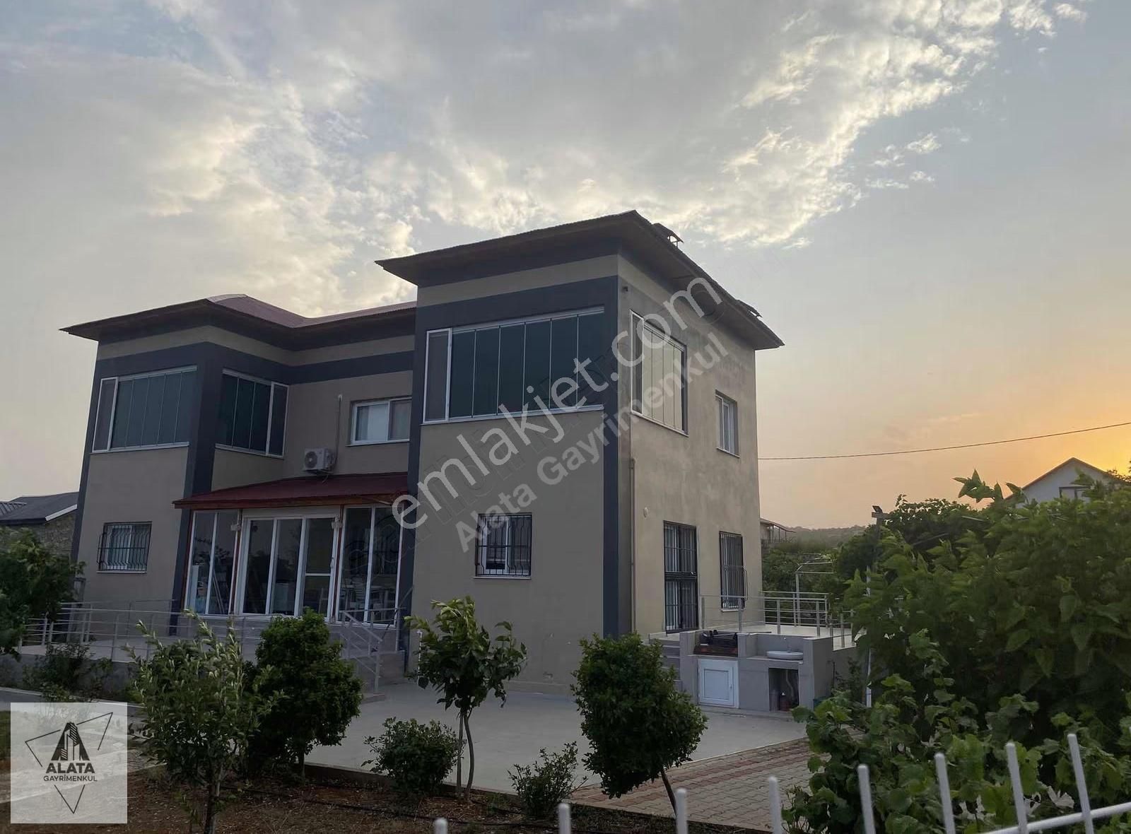 Aslanlı'nın 1.5 Dönüm İçinde Emsalsiz Villası Satışta - Görsel 19