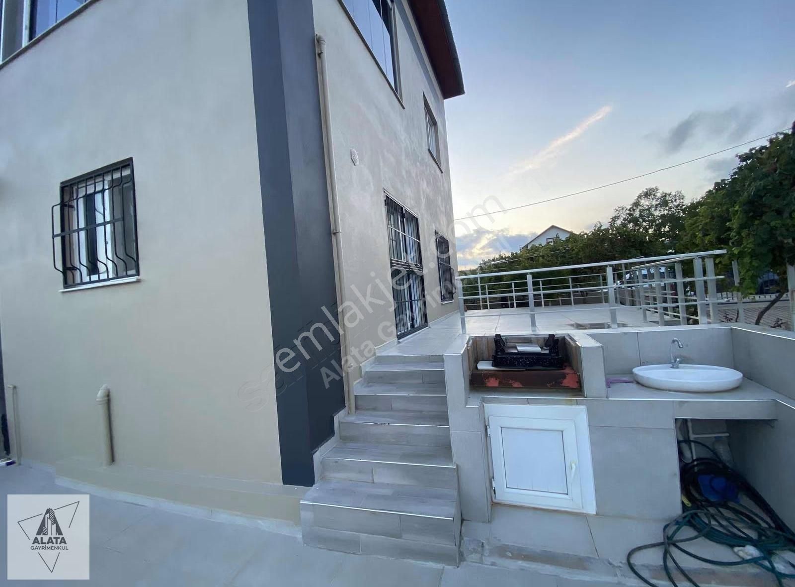 Aslanlı'nın 1.5 Dönüm İçinde Emsalsiz Villası Satışta - Görsel 22